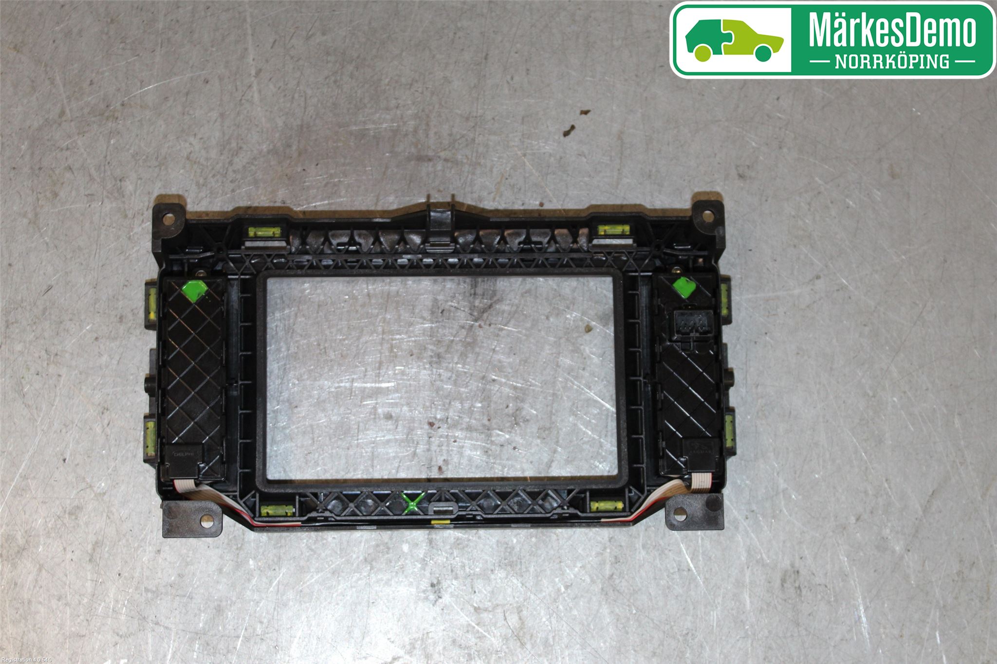 Jaguar XE (X760) 15-24 Instrument-Radio Sarg