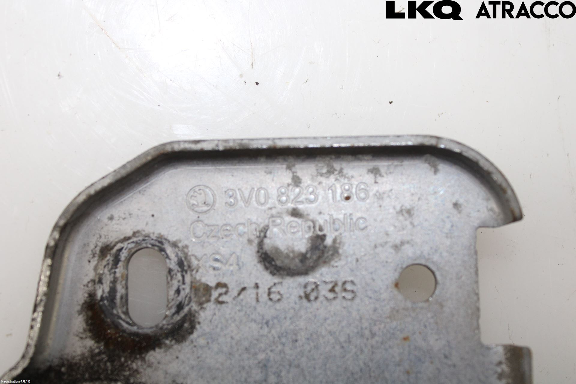 Skoda SUPERB 16-24 Huv Spärr