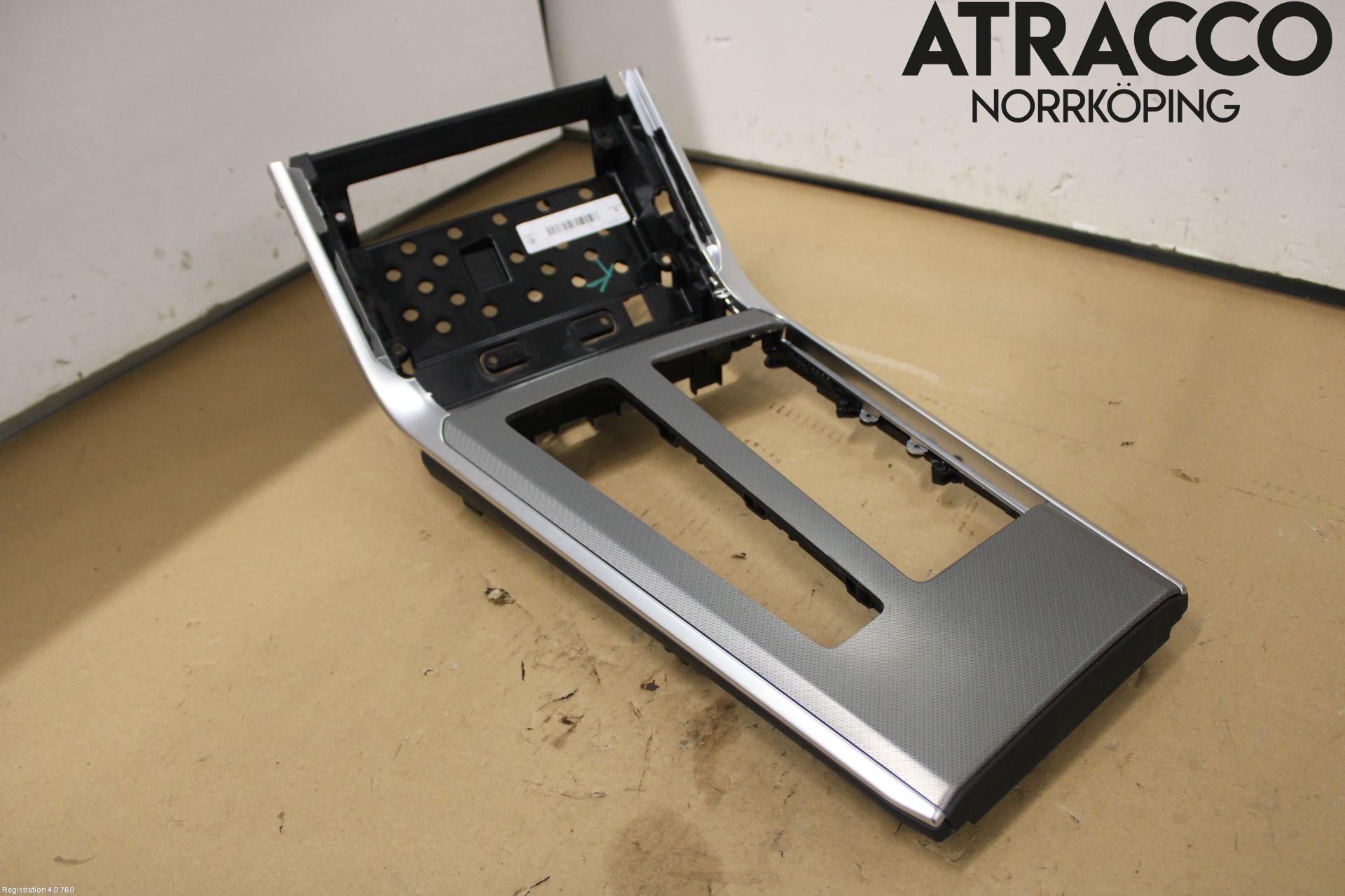 Audi A6 F2/C8 19- Instrumentkonsoll Mitt