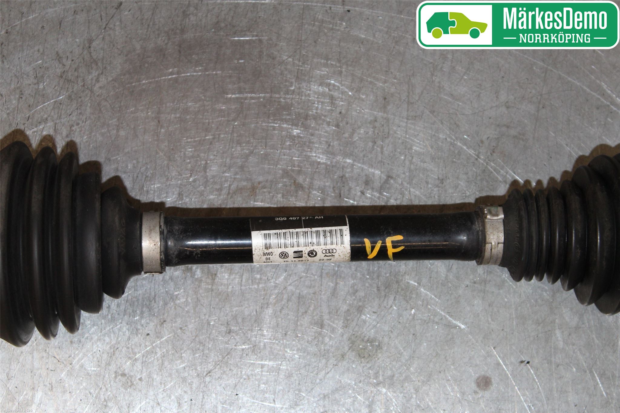 Volkswagen VW PASSAT 15-19 Drivaxel Fram Vänster