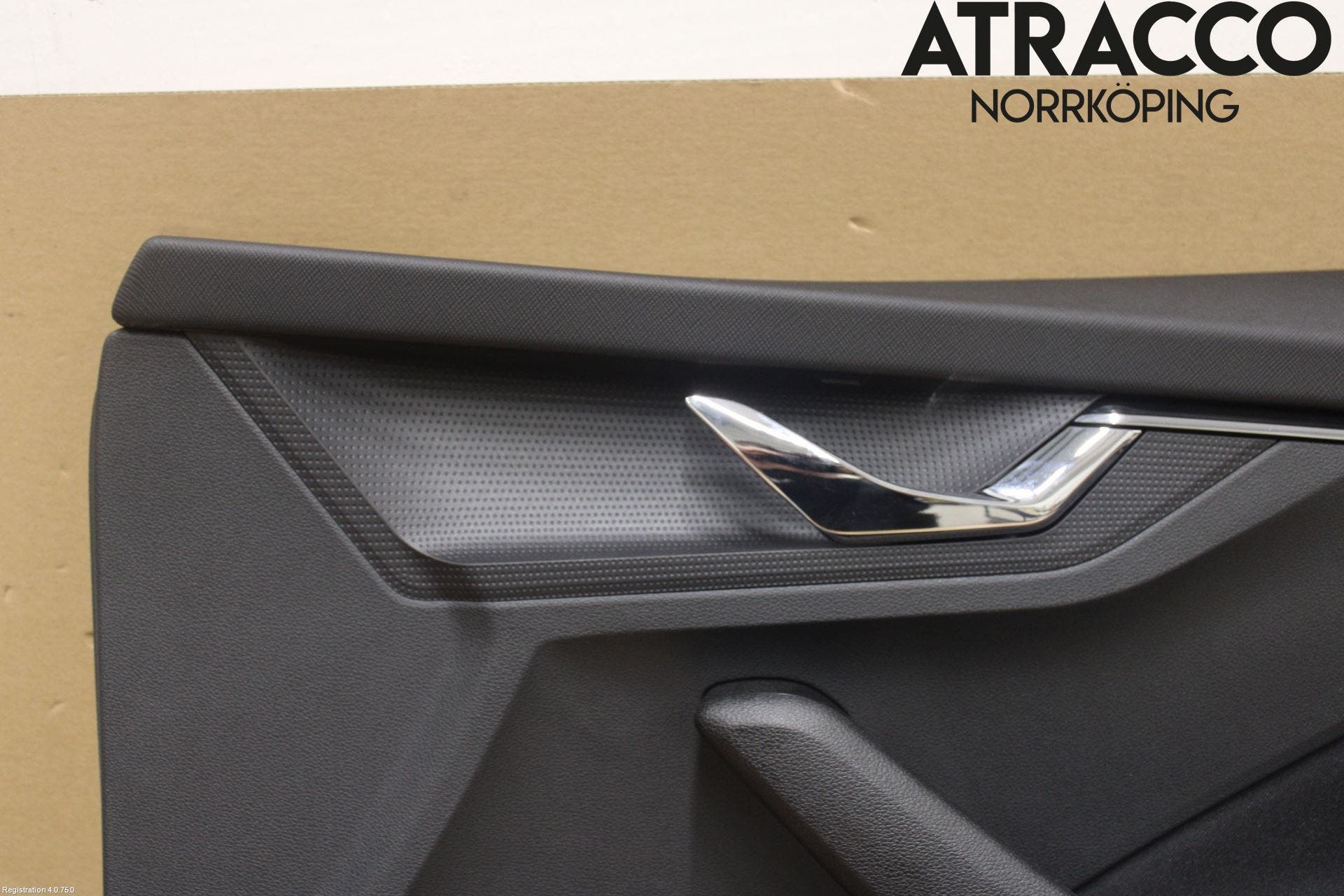 Skoda SCALA 19- Dörrklädsel Hö