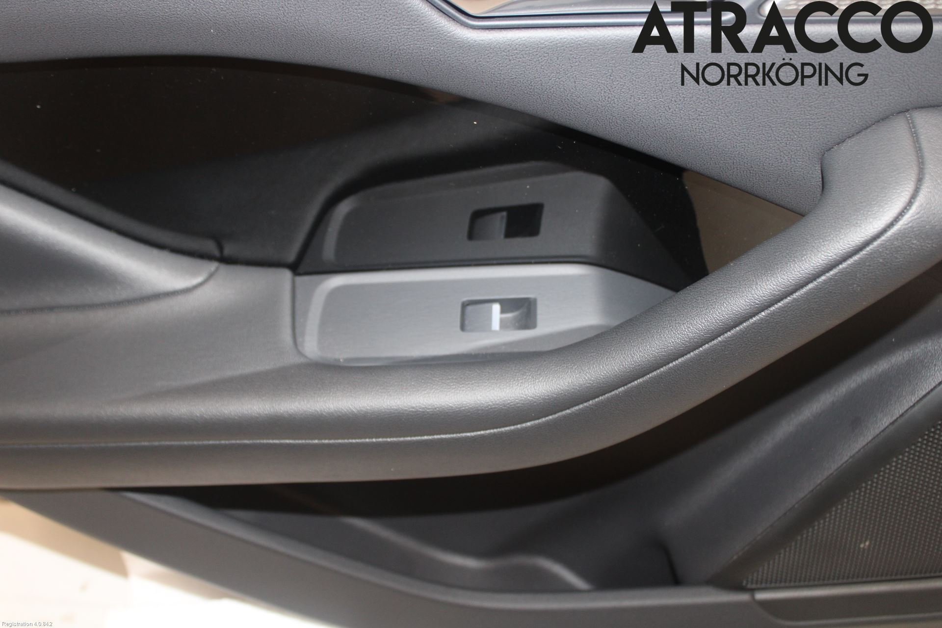 Jaguar I-PACE 18- Dörrklädsel Vä