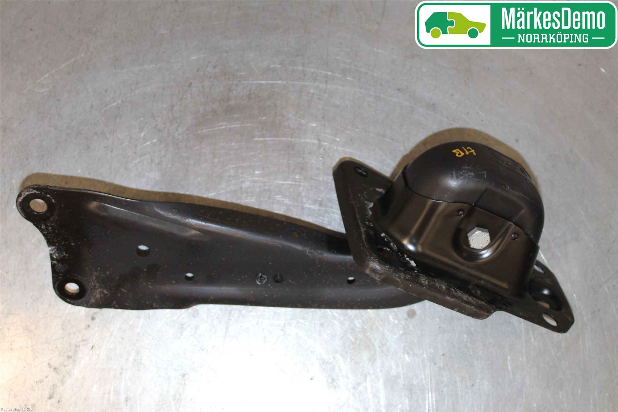 Volkswagen VW PASSAT 15-19 Bärarm Bak Höger