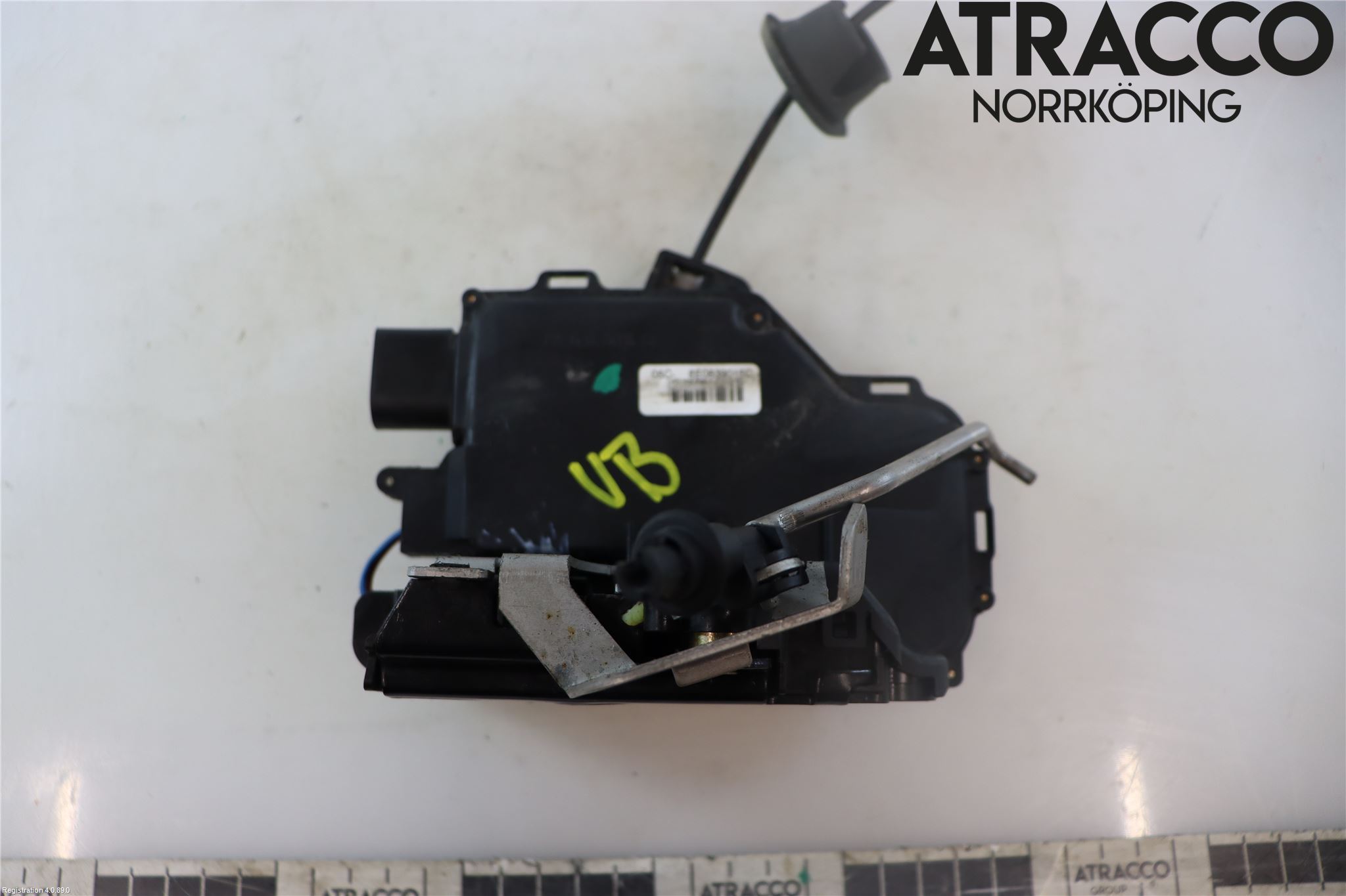 Audi A4/S4 01-05 Låskista-Dörrlås