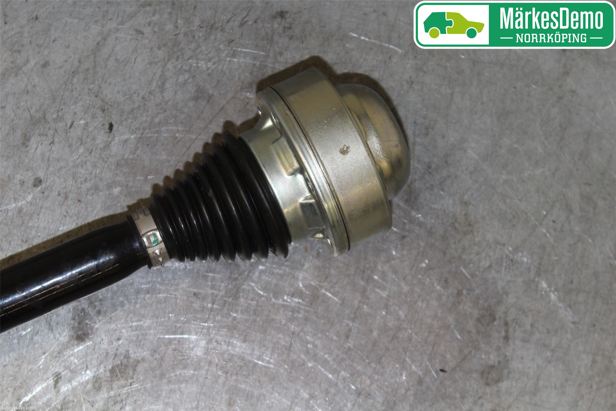 Audi A4/S4 B9 20- Drivaxel Bak Höger