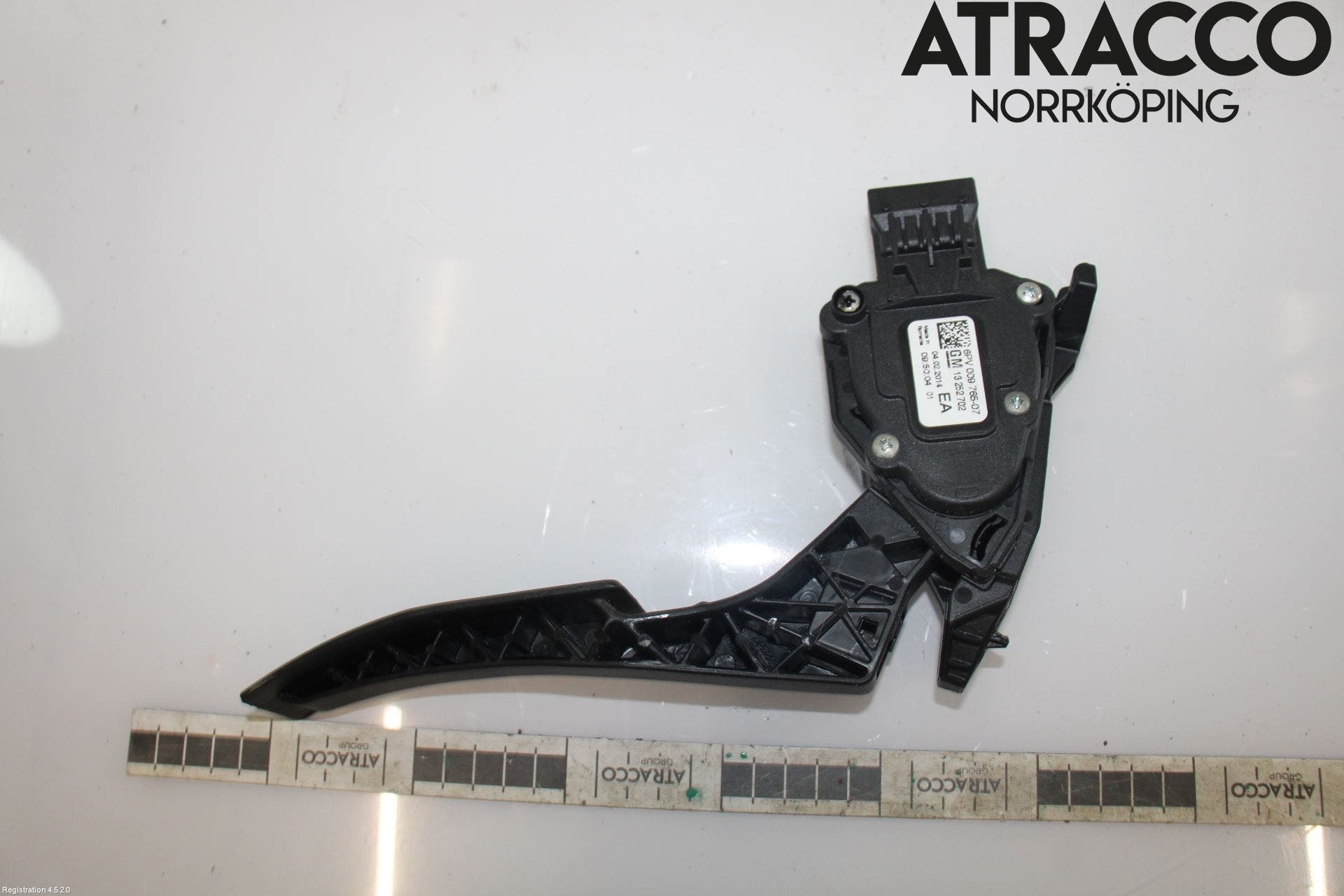 Opel ASTRA J 10-15 Gaspedal