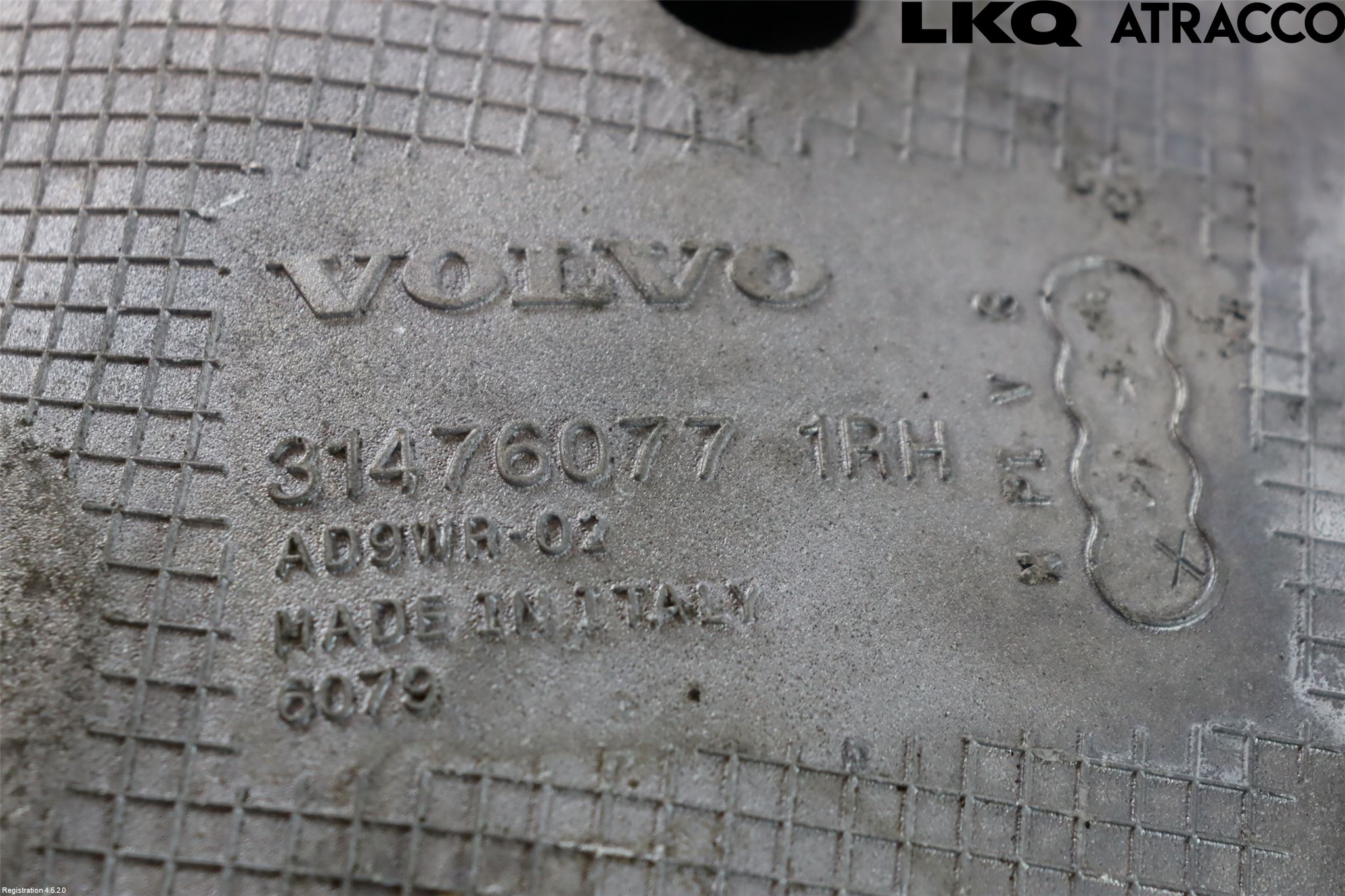 Volvo V90 CROSS COUNTRY 17->> Bärarm Bak Höger