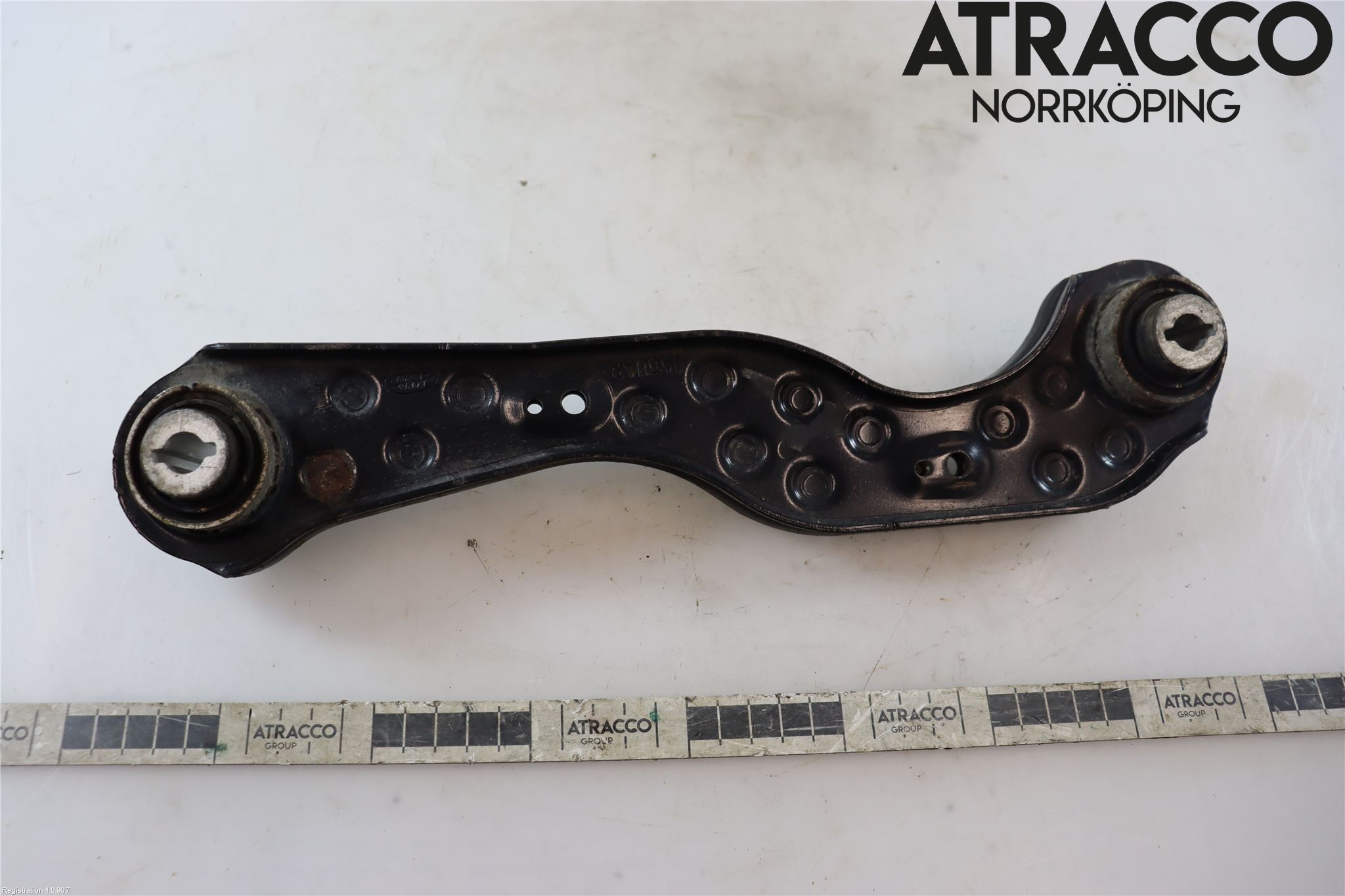 Jaguar F-PACE Bärarm Bak Övre Höger