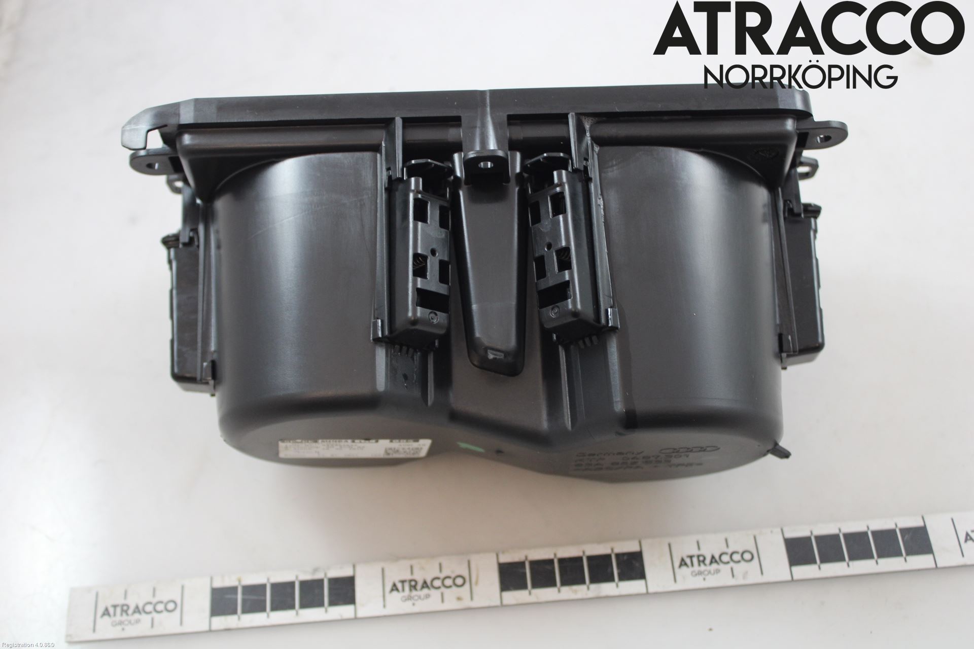 Audi Q3 F3 19- Mugghållare