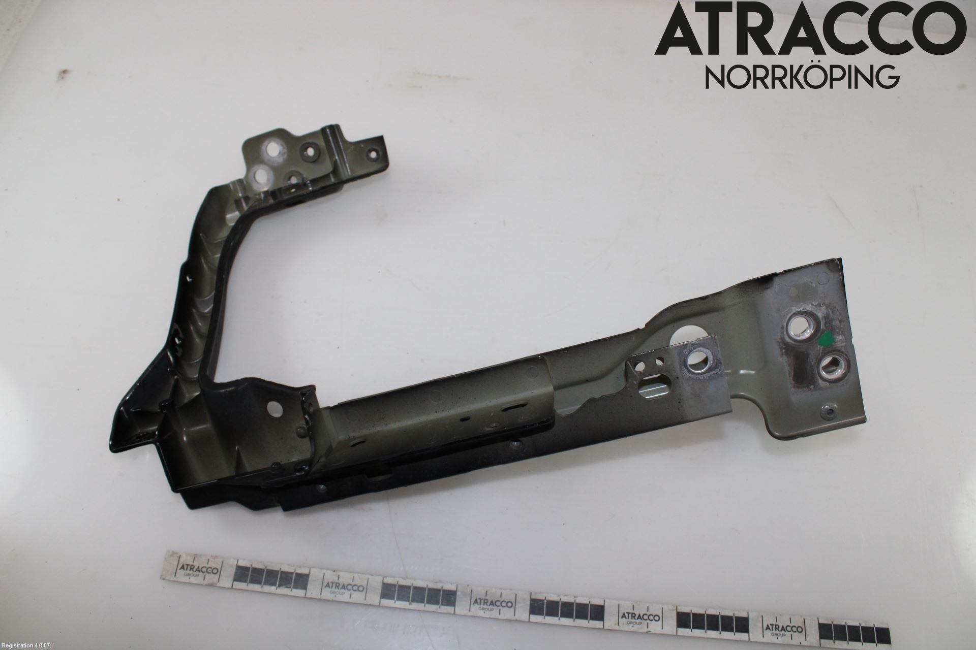 Jaguar XE (X760) 15-24 Frontplåt