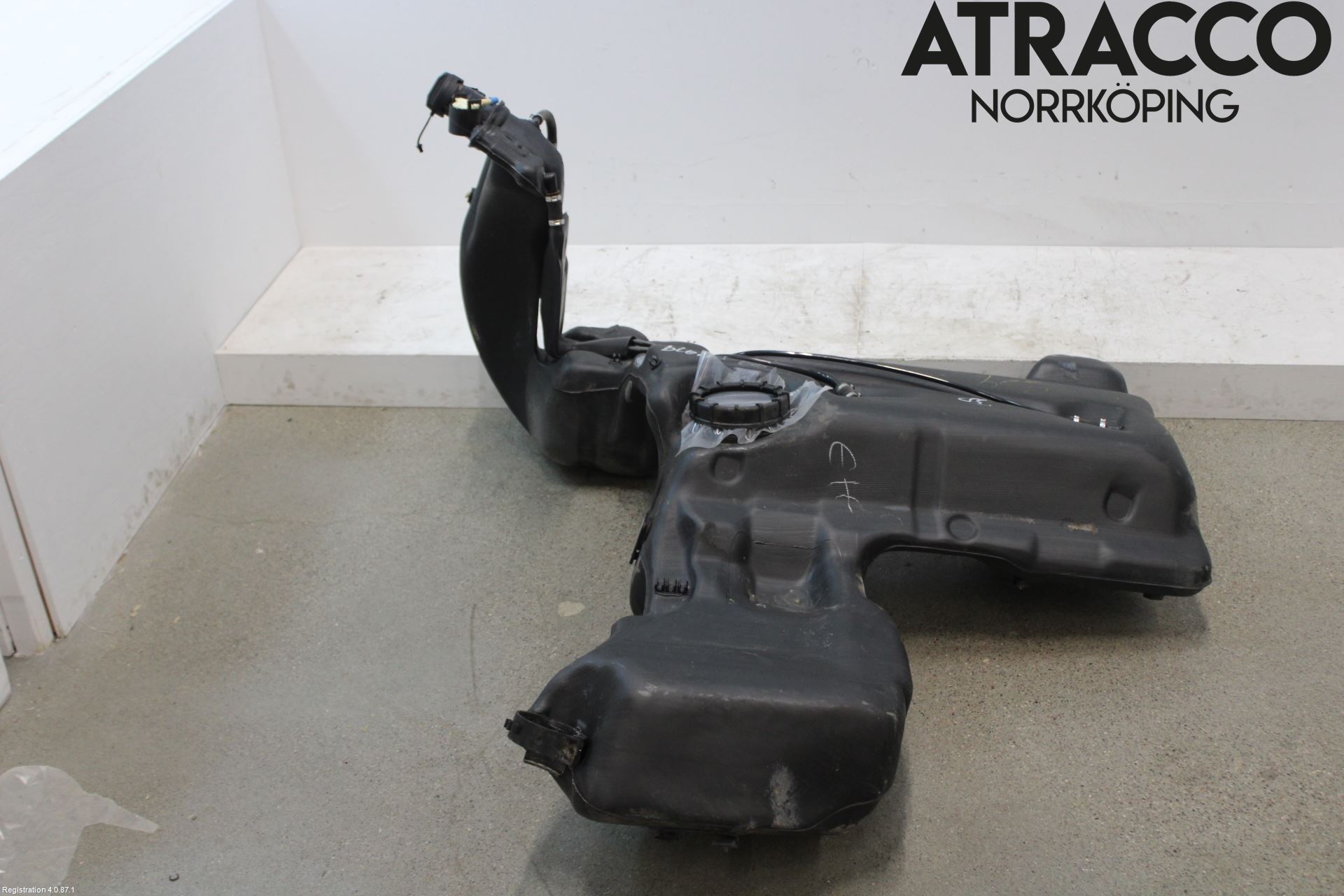 Audi A4/S4 99B-00 Bränsletank Insprutning