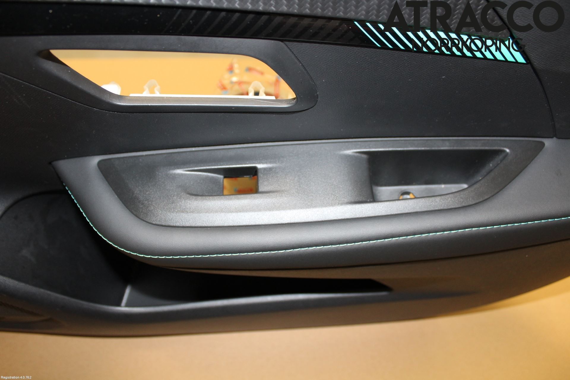Peugeot 208/E-208 20- Dörrklädsel Vä
