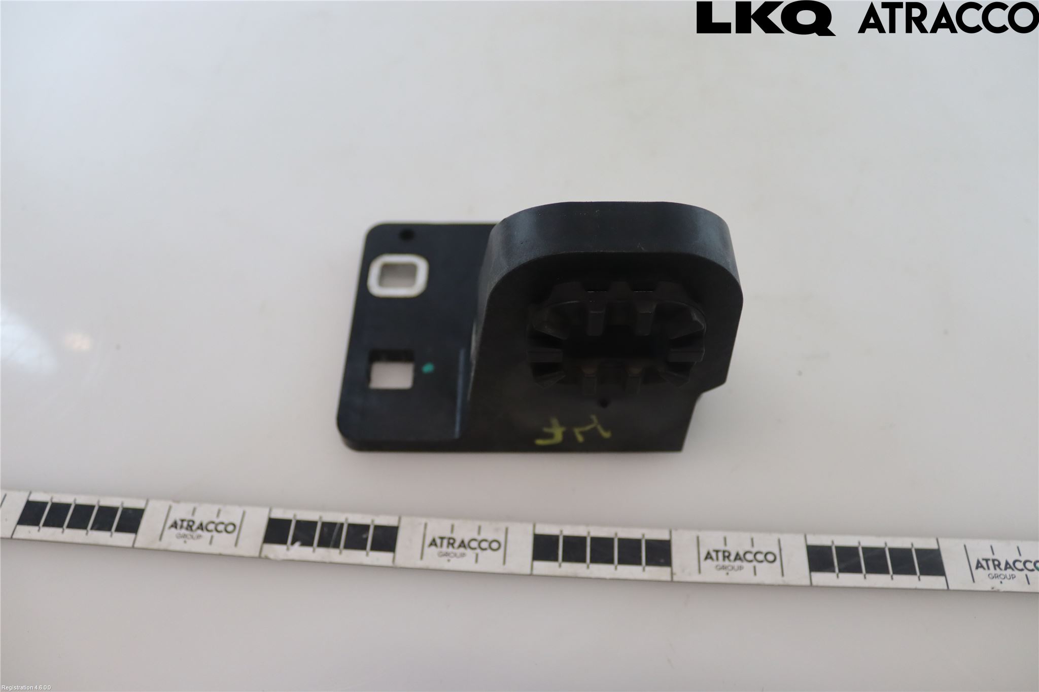 Volkswagen VW ID.4 21- Kylarfäste-Ram-Balk