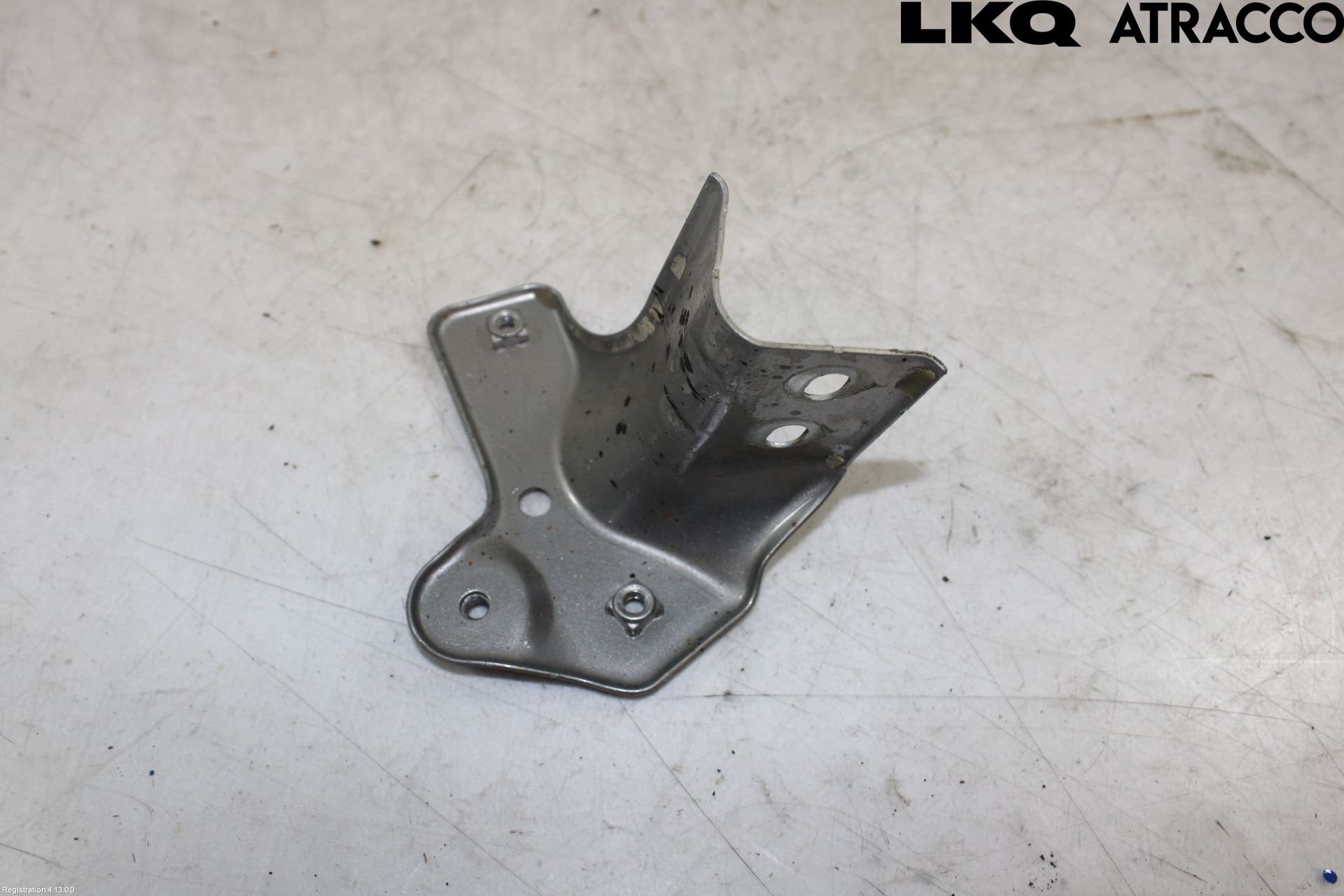 Skoda FABIA 07-14 Skärmfäste Fram Hö