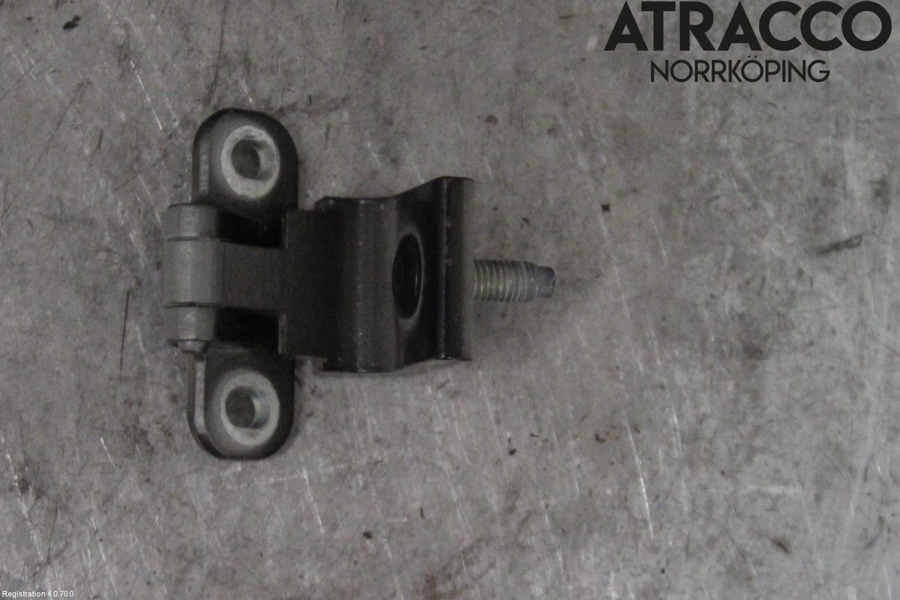 Audi Q2/SQ2 17- Bakluckegångjärn Vä