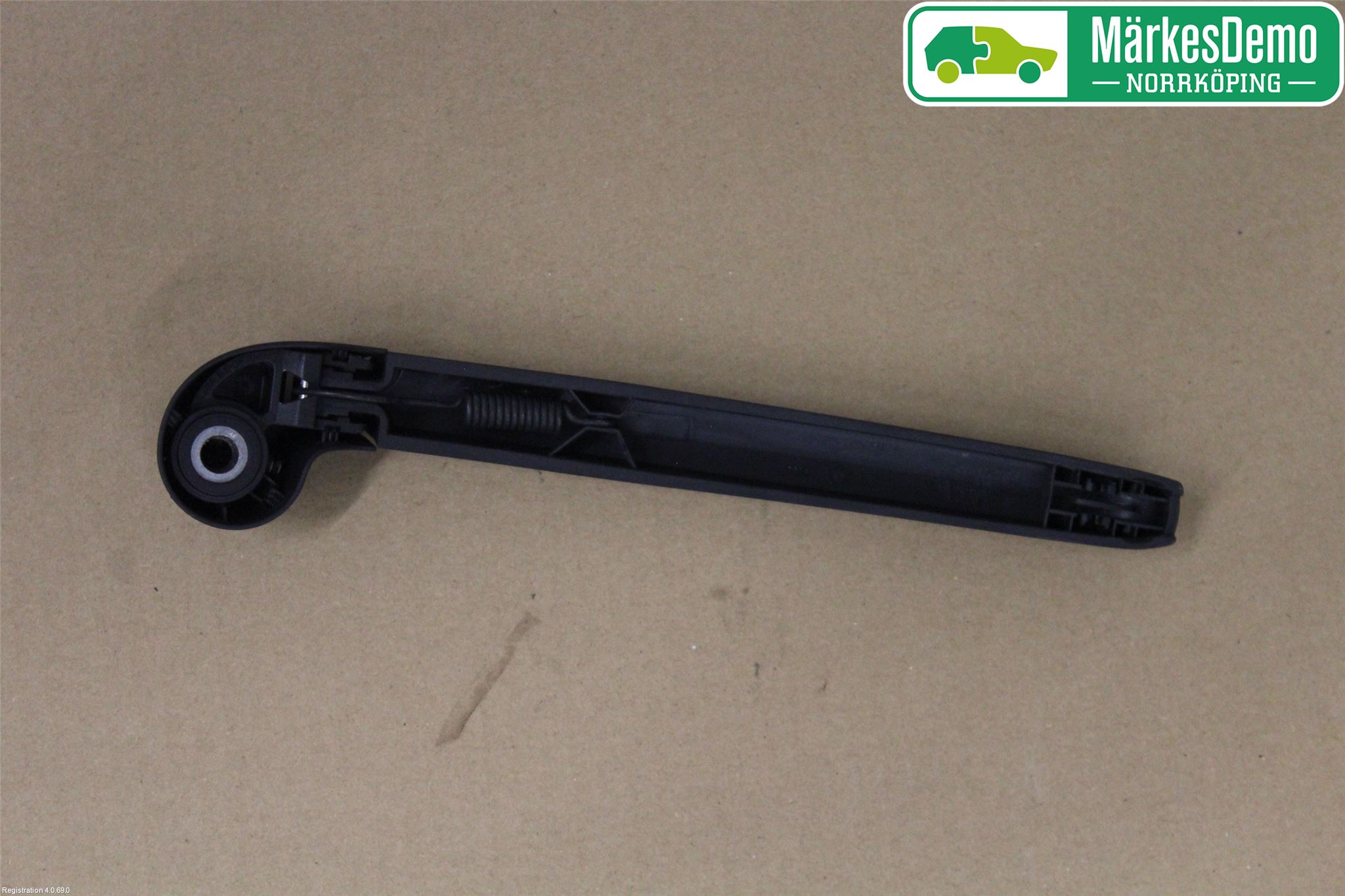 Audi Q2/SQ2 17- Torkararm-Bakruta