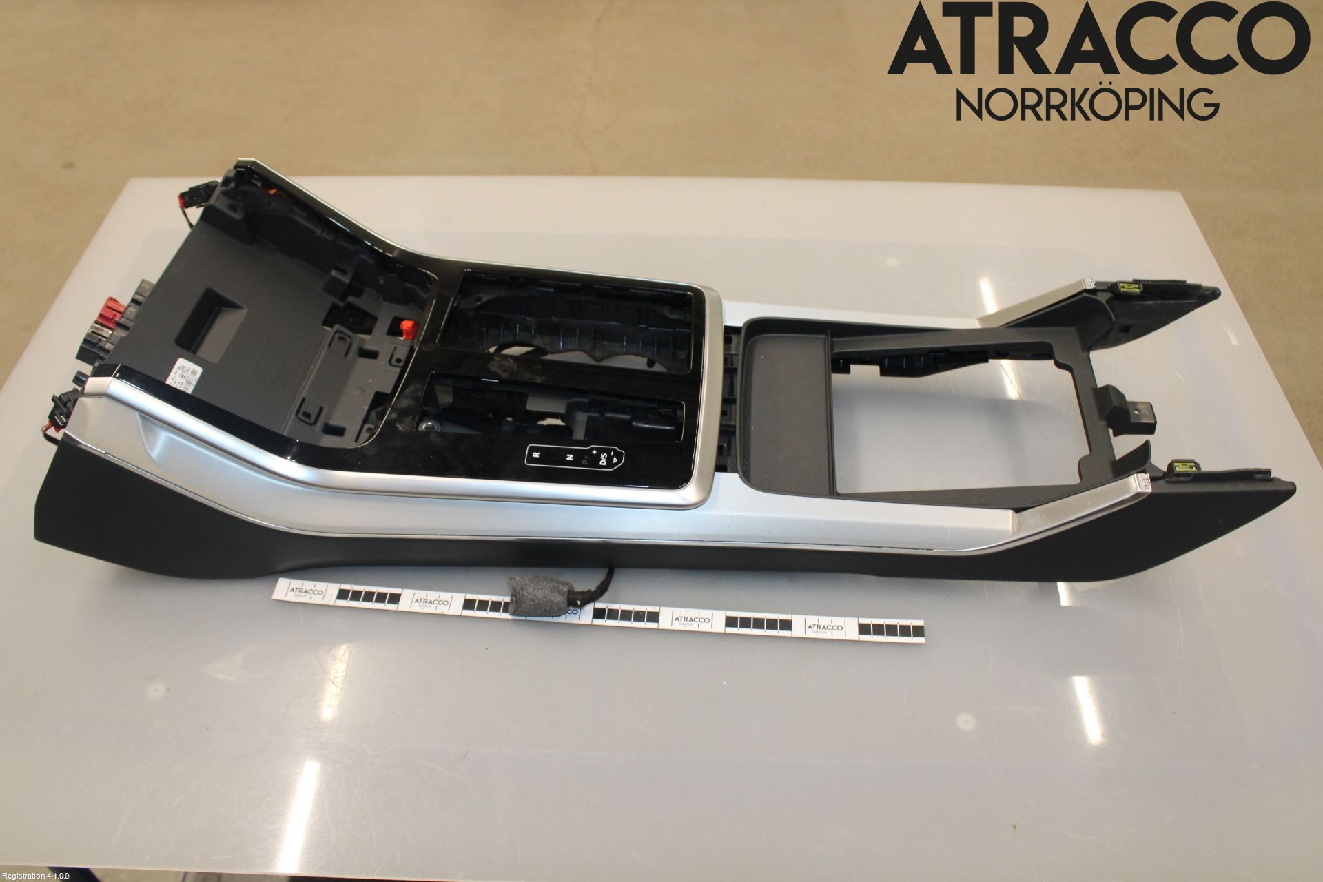 Audi Q7/SQ7 Instrumentkonsoll Mitt