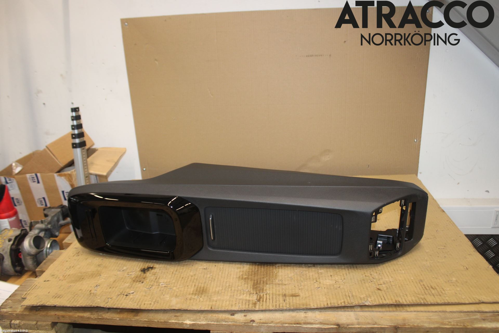 Volkswagen VW ID.4 21- Instrumentkonsoll Mitt