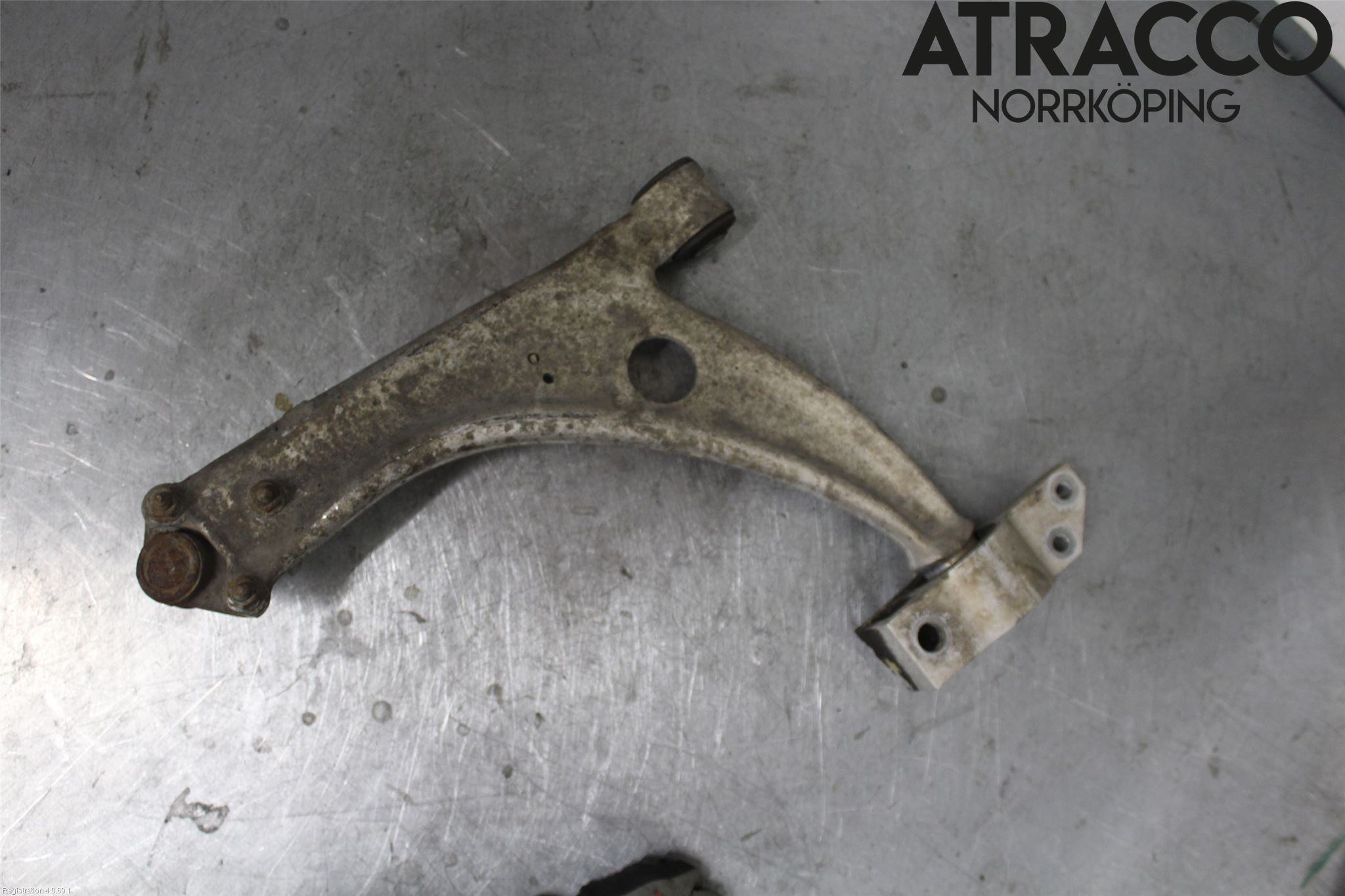 Volkswagen VW PASSAT 05-11 Bärarm Fram Undre Hö