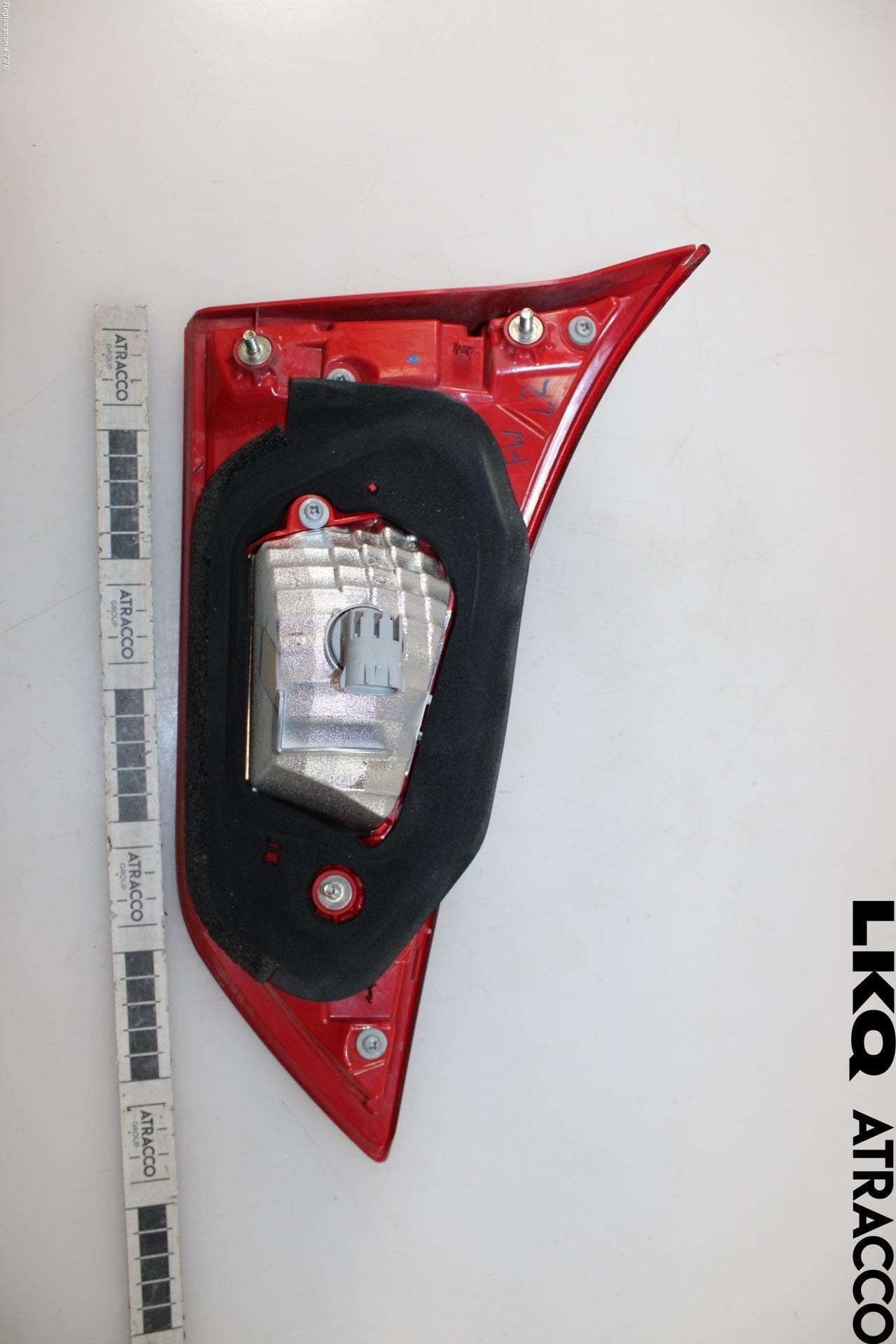 Toyota AURIS 13-19 Bakljus Lucka Hö