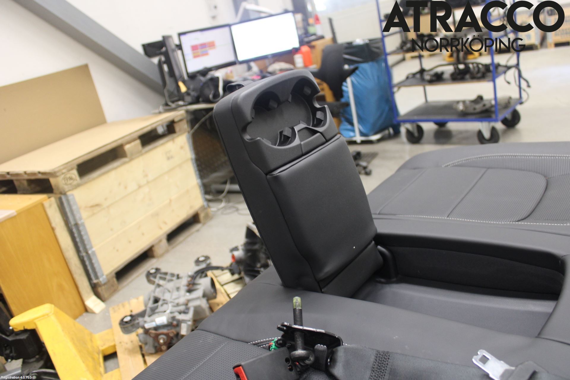 Jaguar I-PACE 18- Inredning Ryggdyna Bak