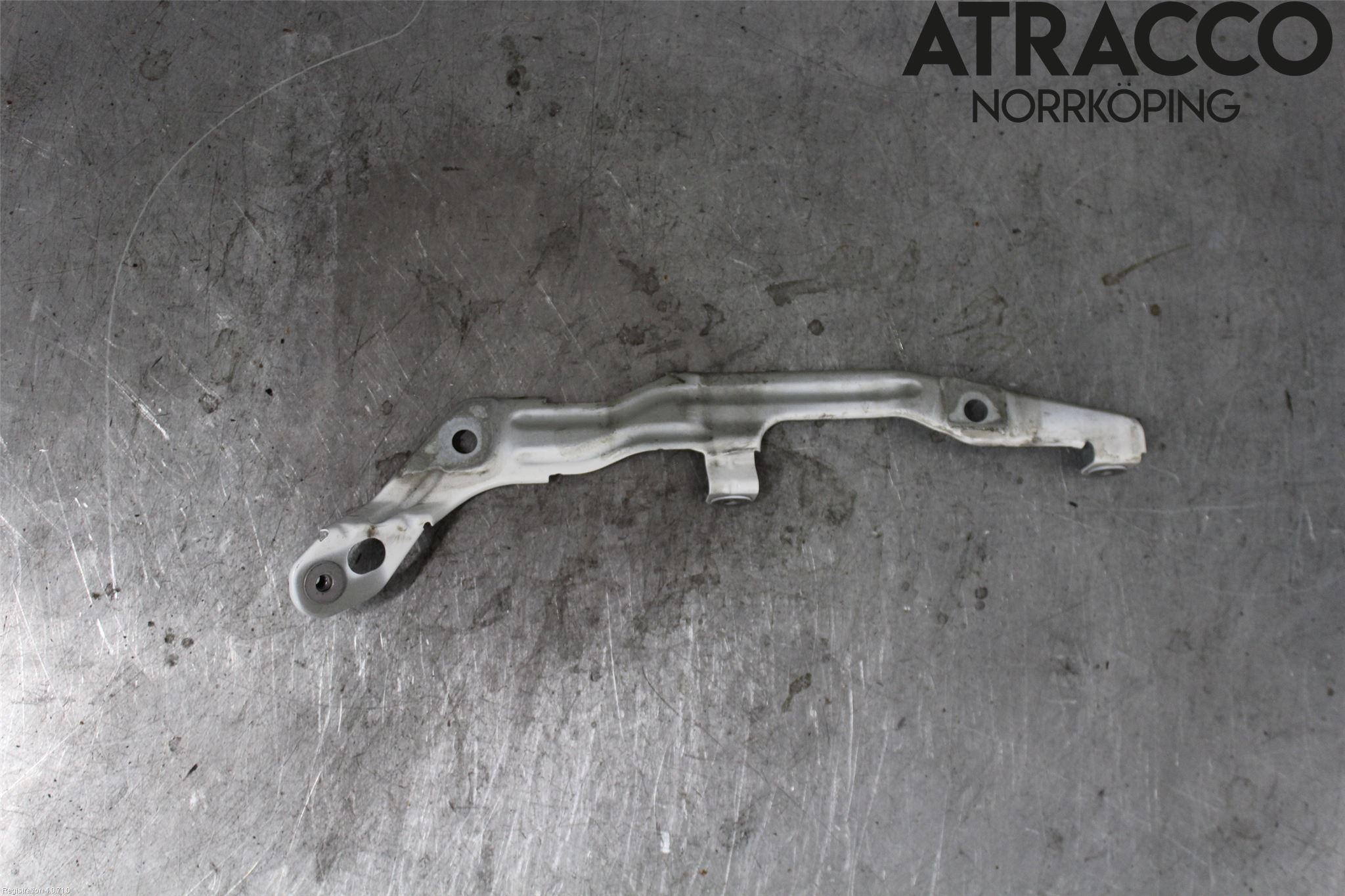 Audi A7 Sportback 4K 18- Skärmfäste Fram Hö