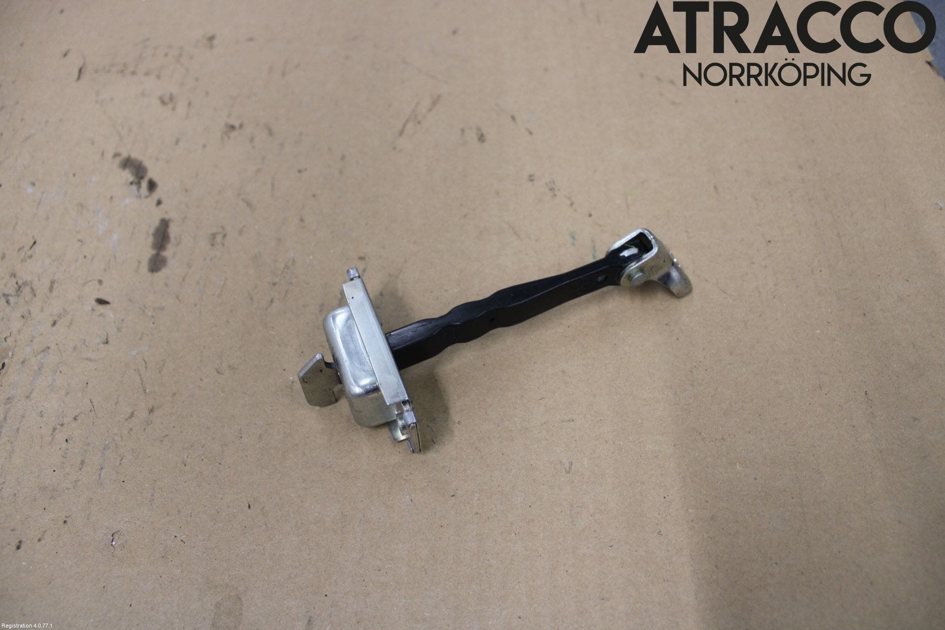 Toyota YARIS XP21 20- Dörrstopp