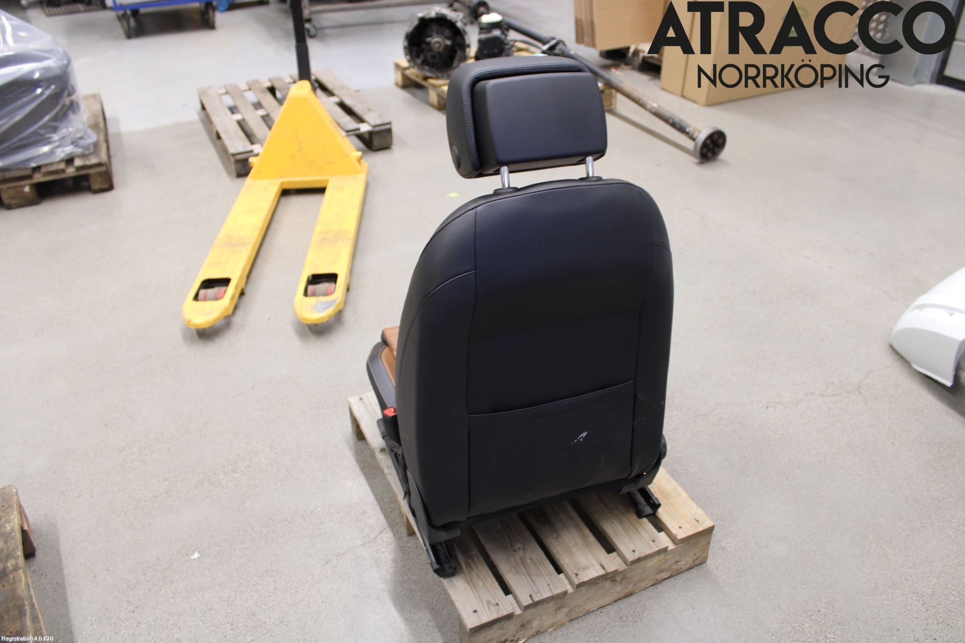 Volkswagen VW PASSAT 11-14 Inredning Stol Fram Hö