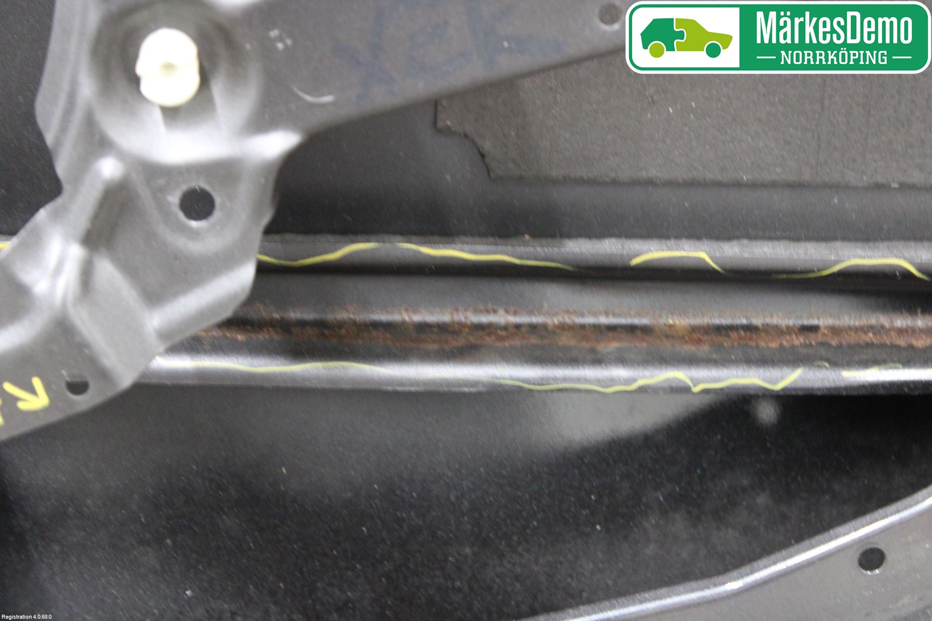 BMW 3 E90/91 SED/TOU 05-12 Dörr Fram Höger