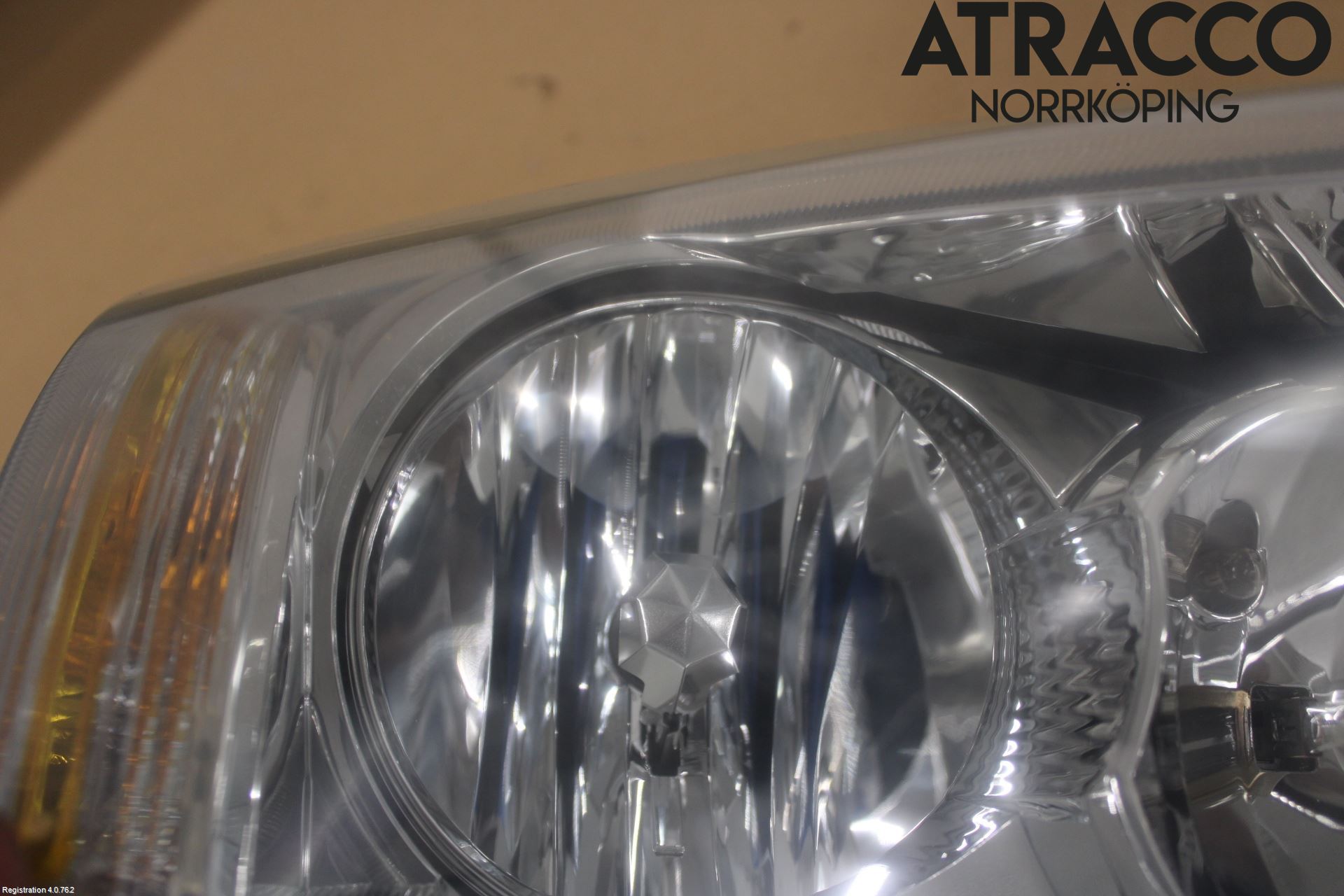 Ford FOCUS     04-07 Strålkastare Höger