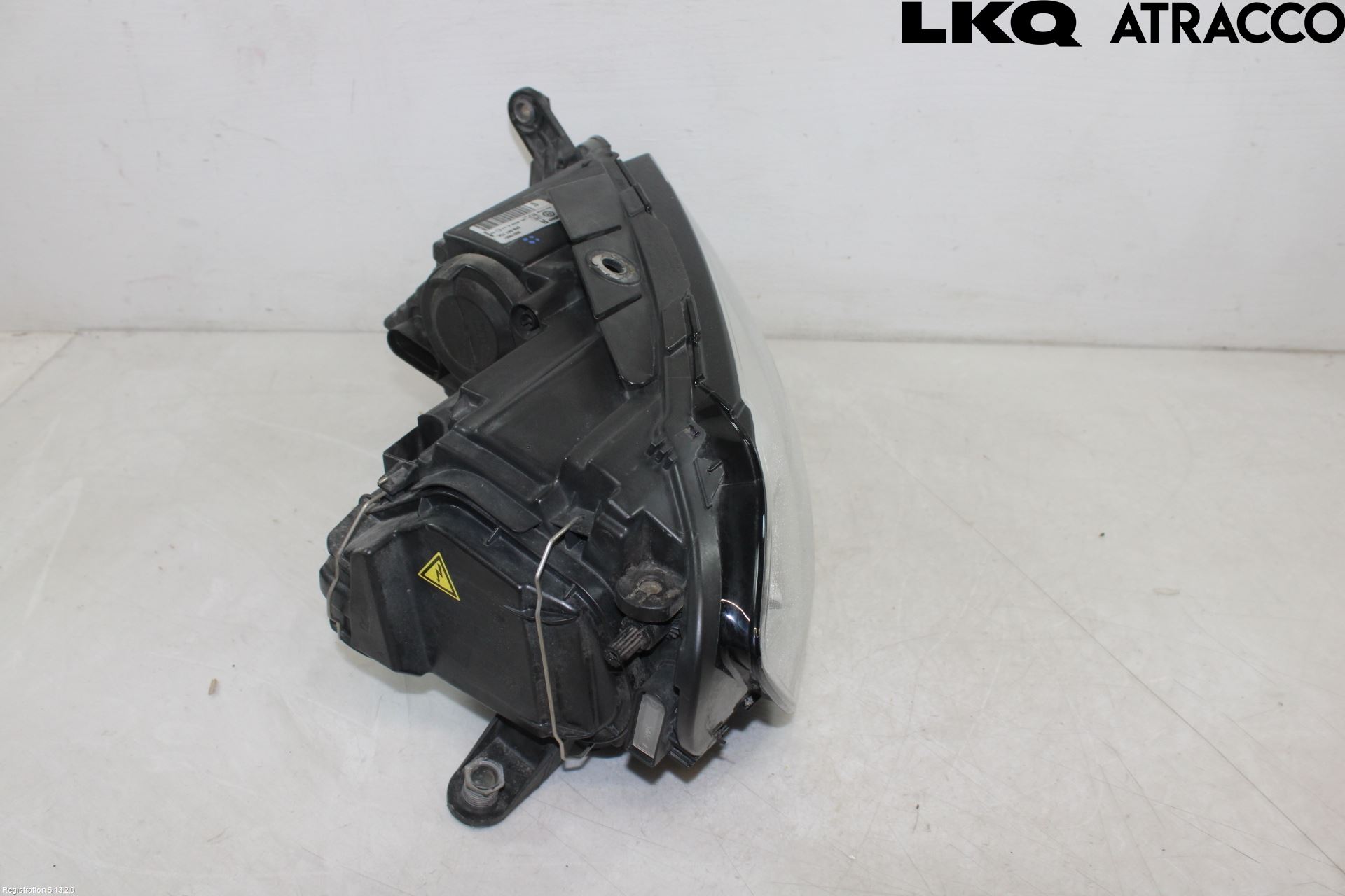 Volkswagen VW PASSAT 11-14 Strålkastare Höger