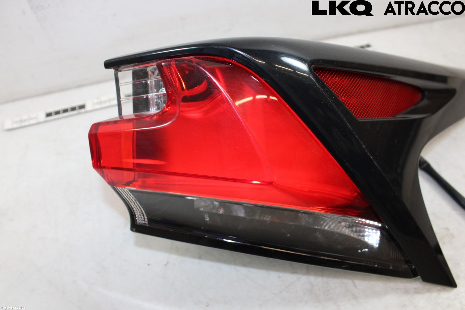 Lexus NX 300h 15-21 Bakljus Höger