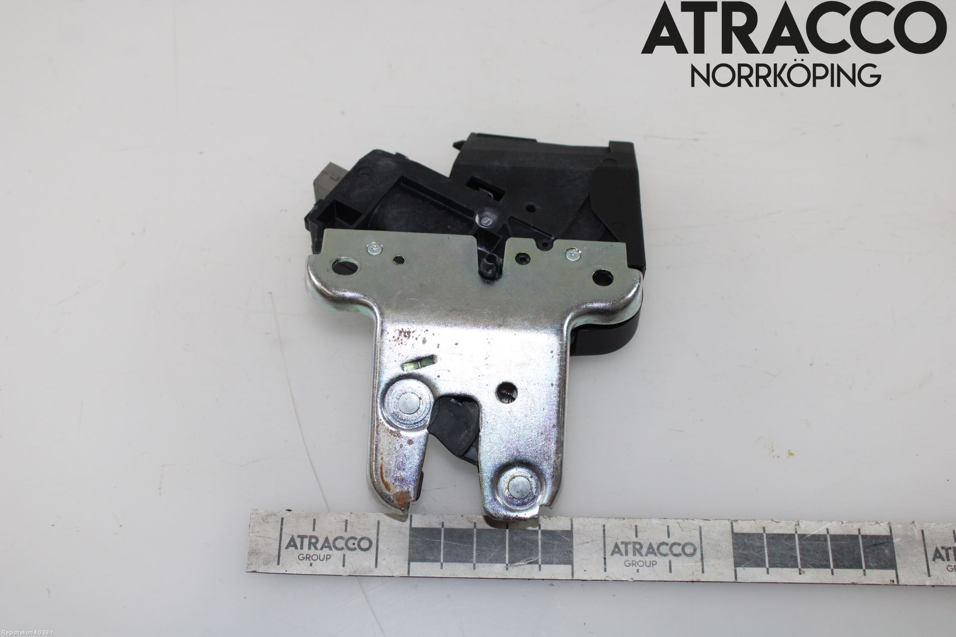 Audi A4/S4 08-11 Låskista Baklucka