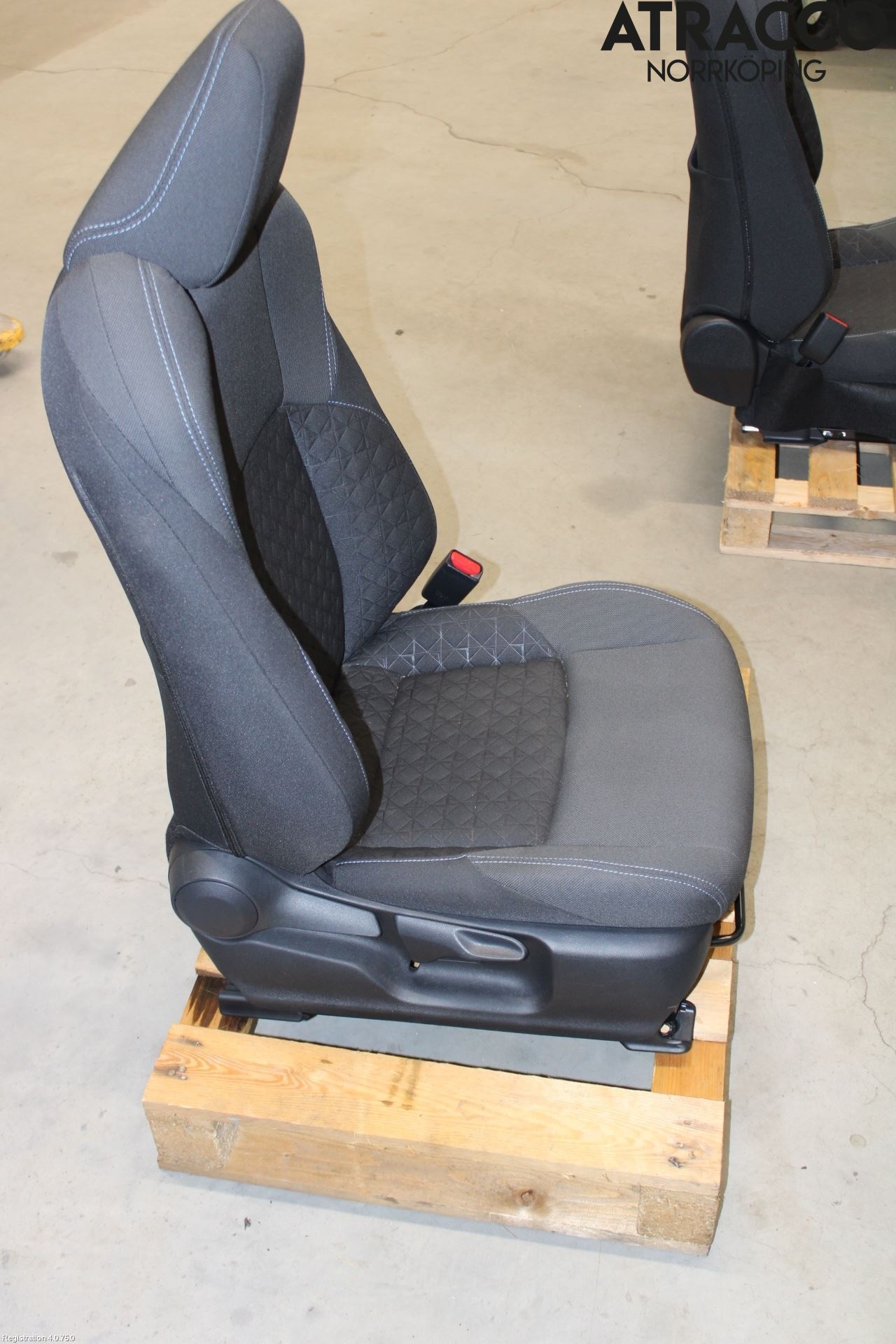 Toyota C-HR 16-23 Inredning Stol Fram Hö