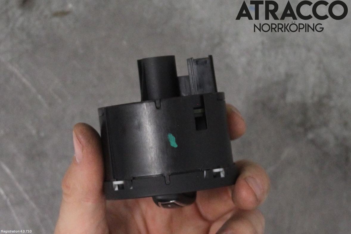 Skoda SUPERB 16-24 Strömställare Ljus