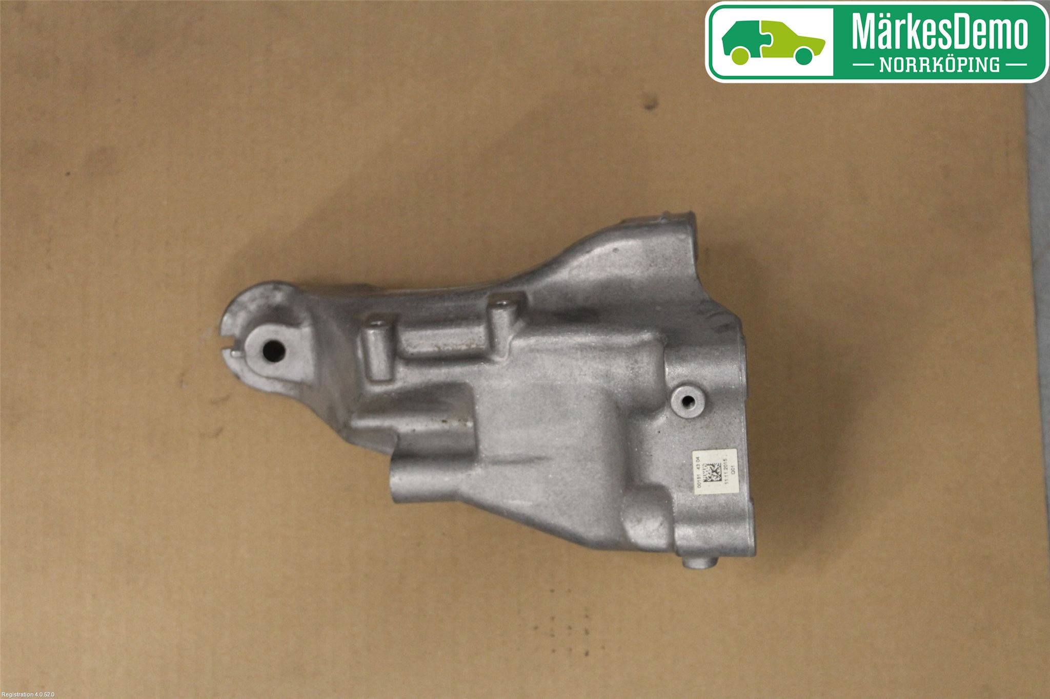 Mercedes-Benz MB C-KLASS (W205) 14-21 Motorfäste