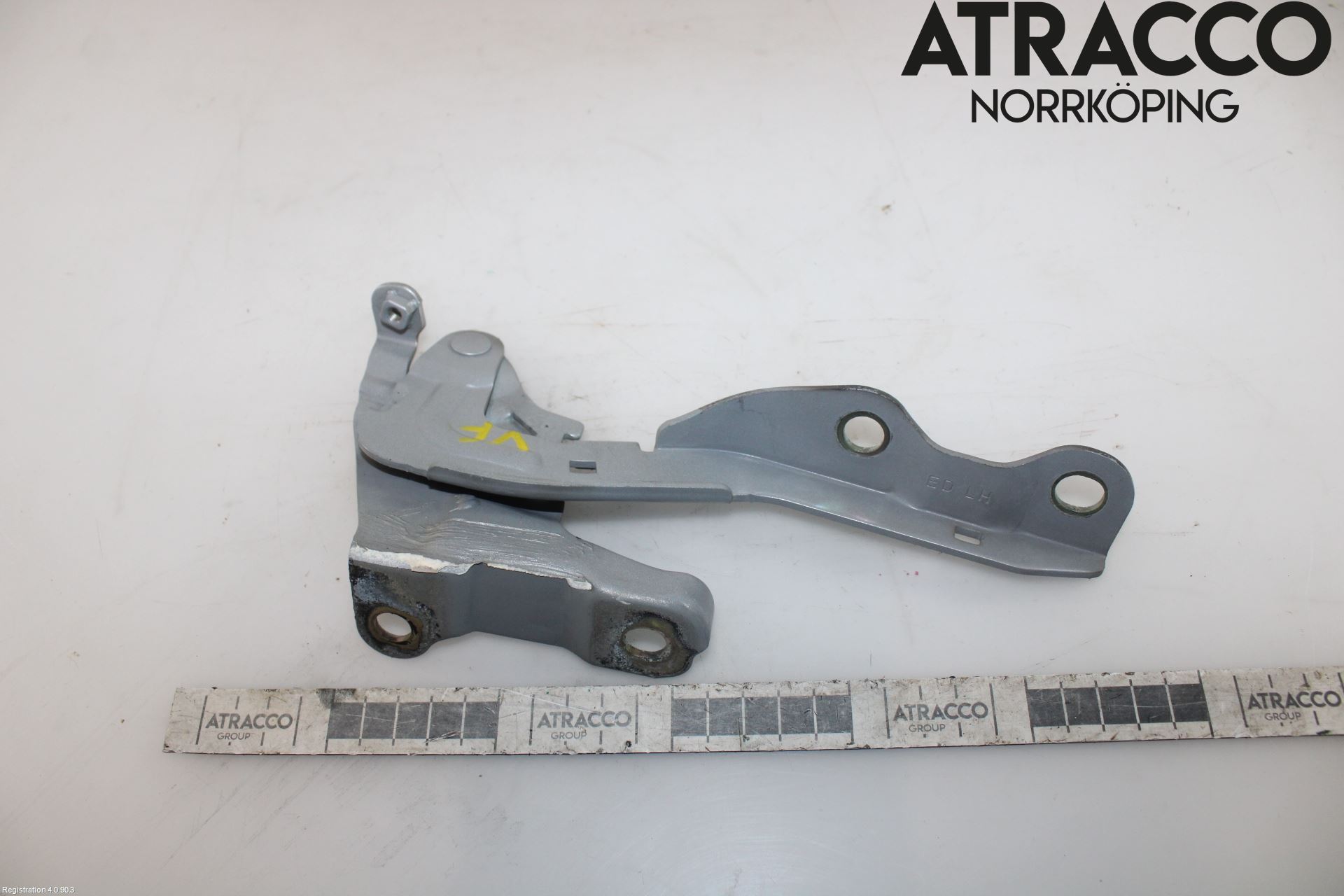 Kia CEED 06-12 Huvgångjärn