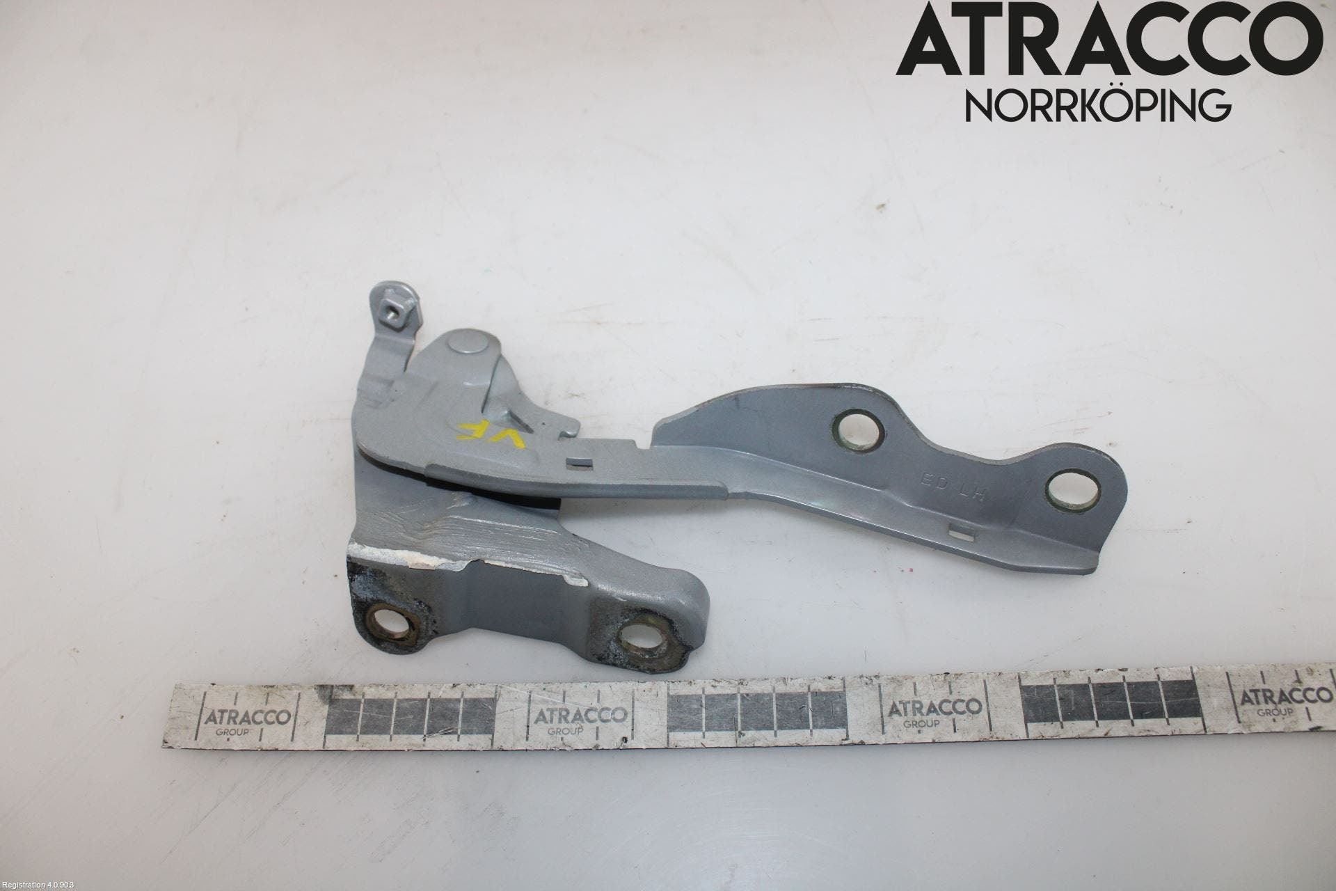 Kia CEED 06-12 Huvgångjärn