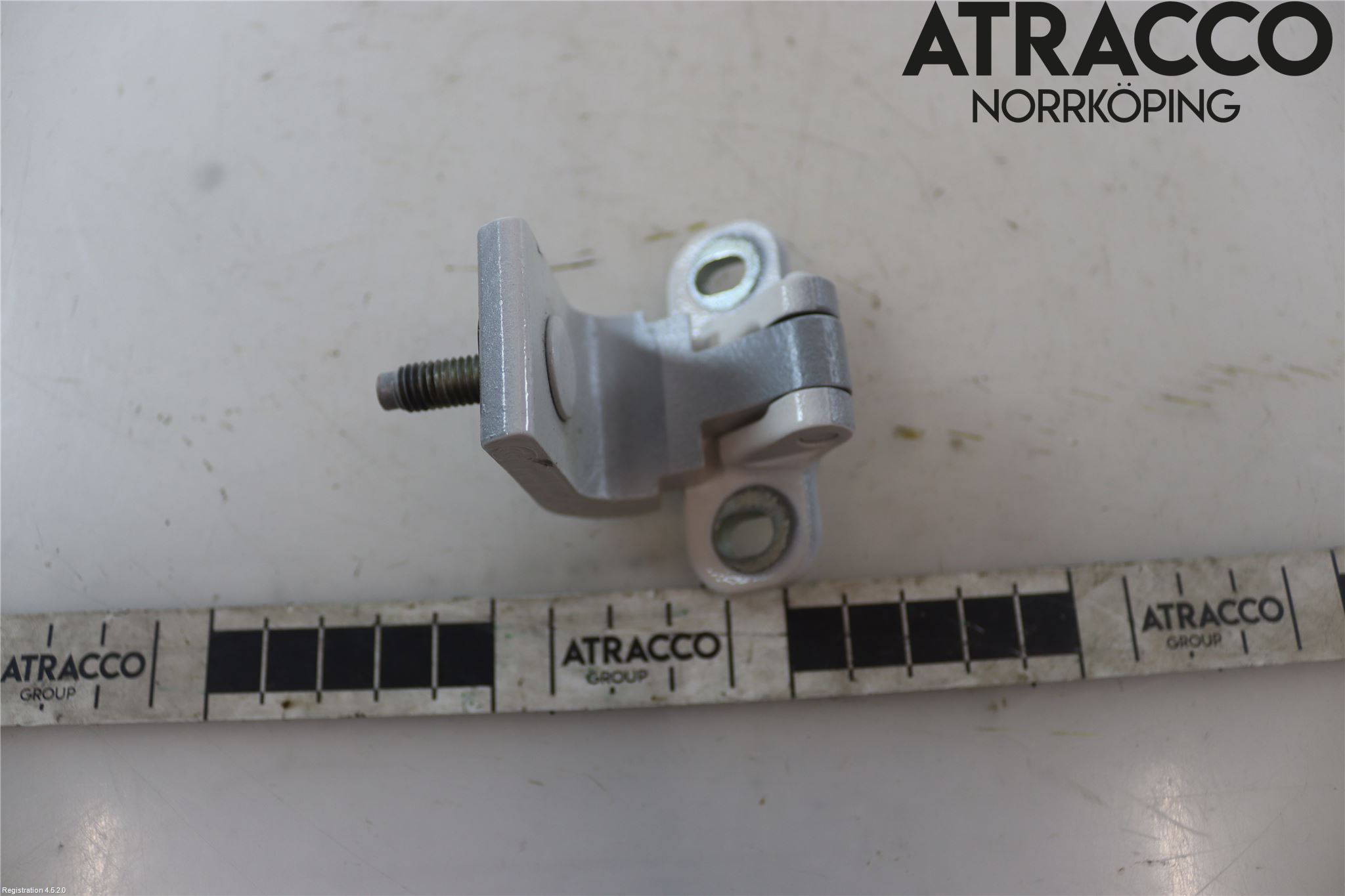 Seat LEON 20- Bakluckegångjärn Vä