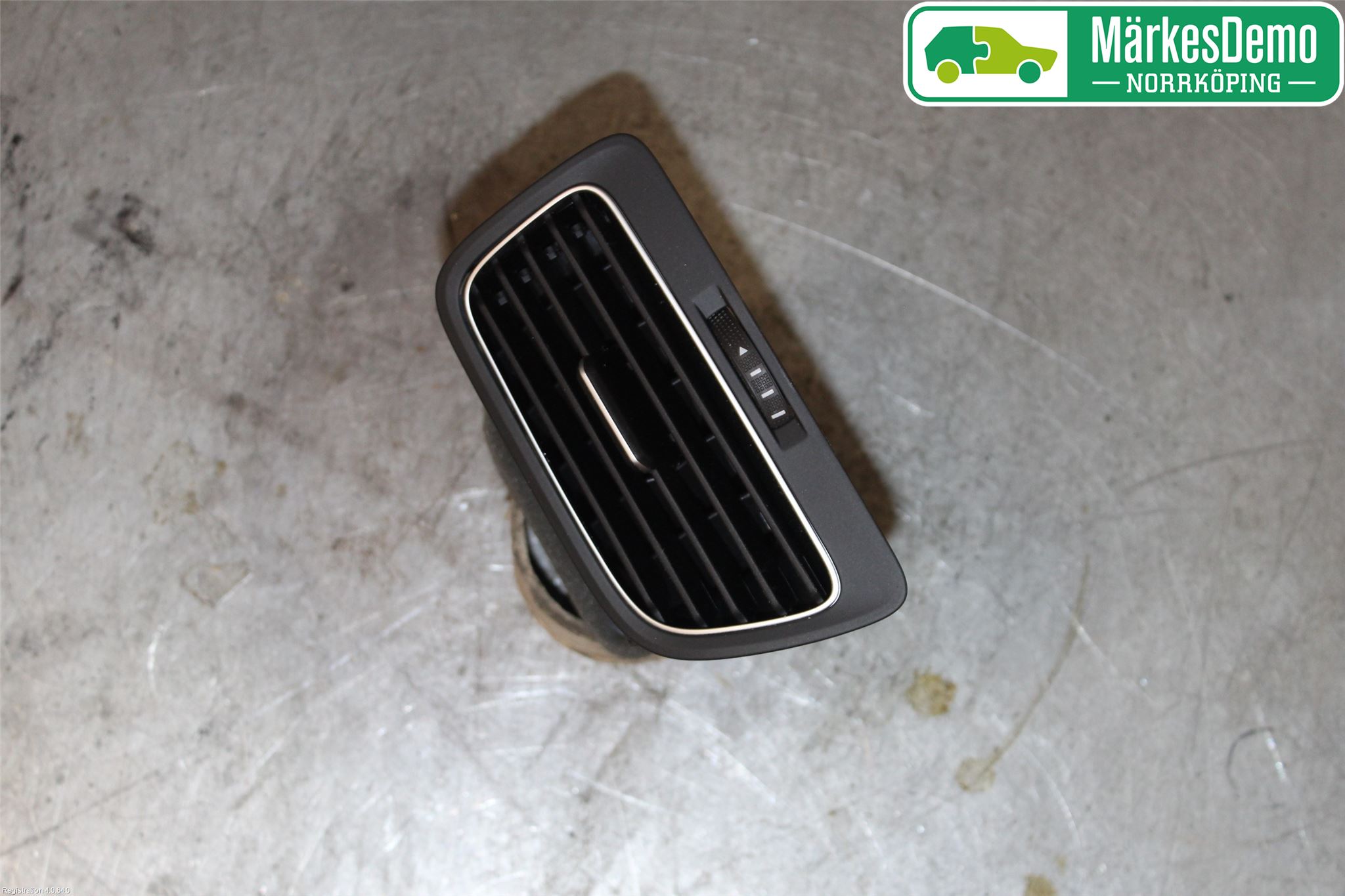 Volkswagen VW GOLF / E-GOLF VII 13-20 Defrosterkanal-Munstycke