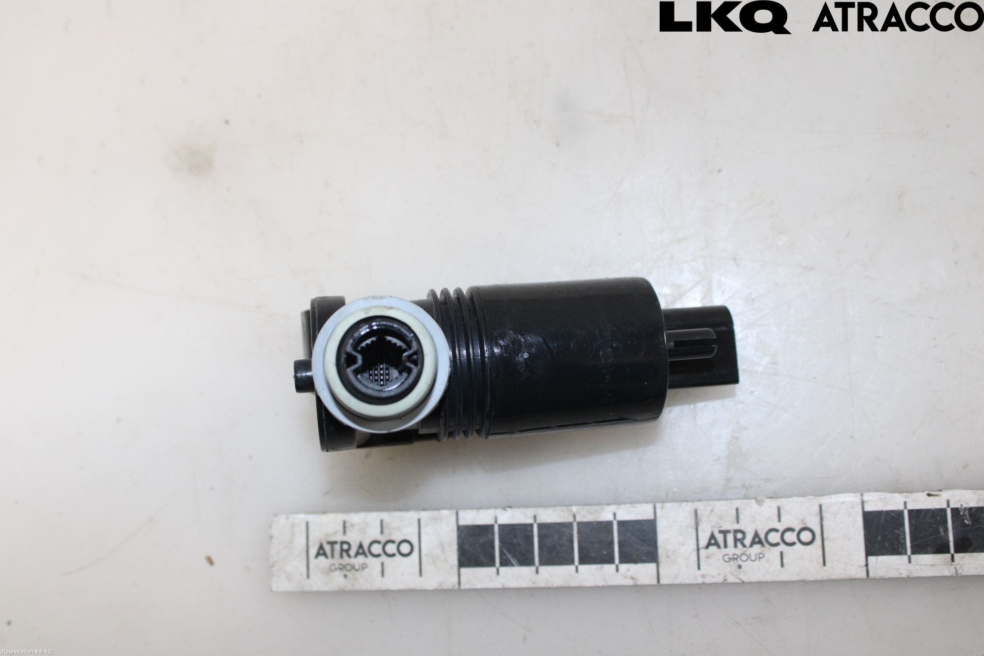 Volvo V90 17->> Spolarpump Vindruta