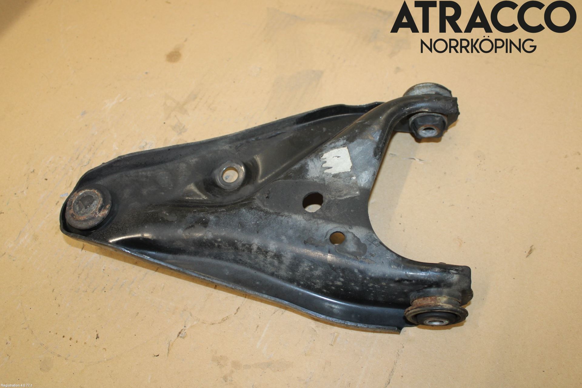 Dacia SANDERO/STEPWAY 13-20 Bärarm Fram Undre Vä