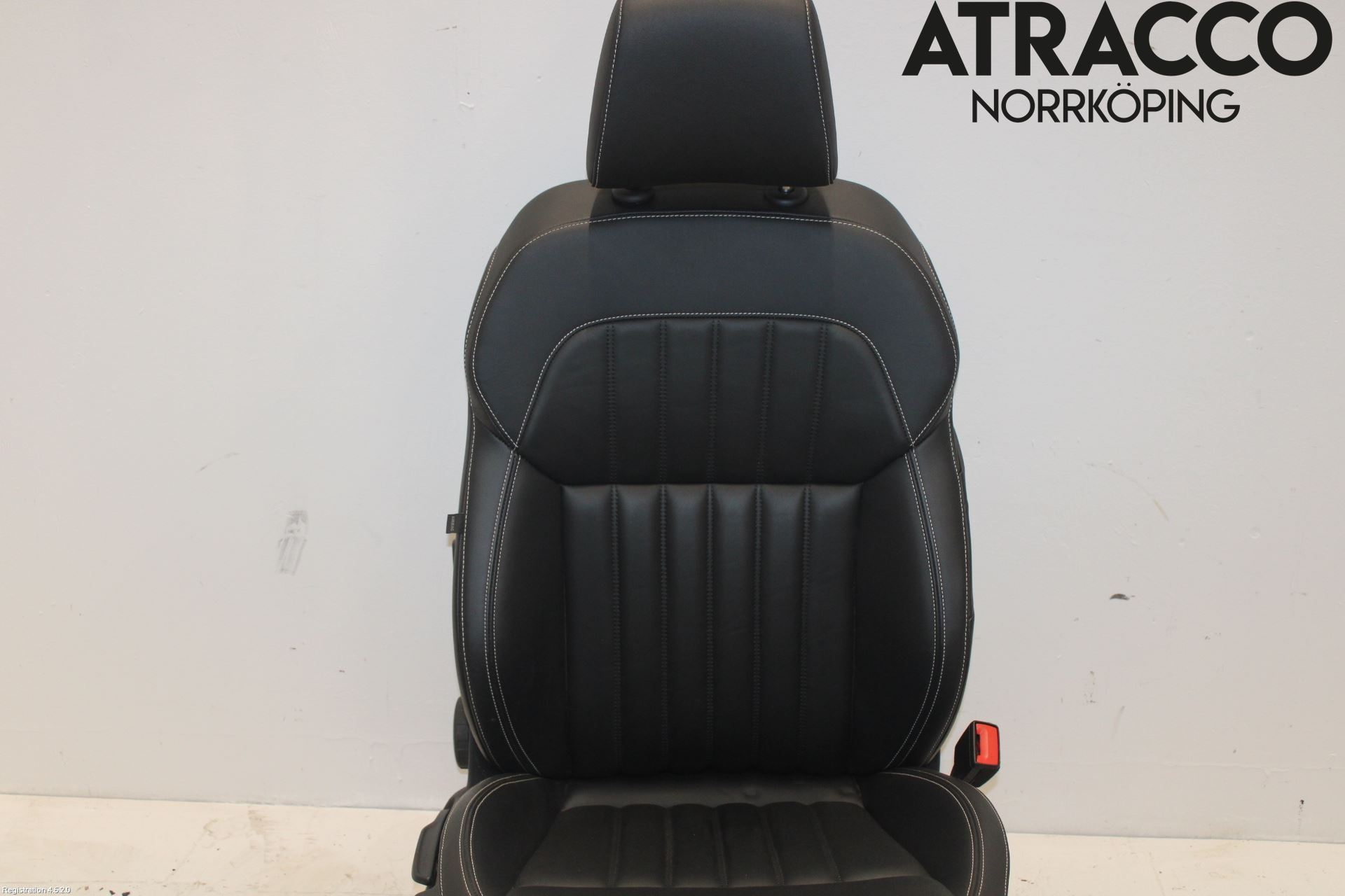 Skoda SUPERB 16-24 Inredning Stol Fram Hö