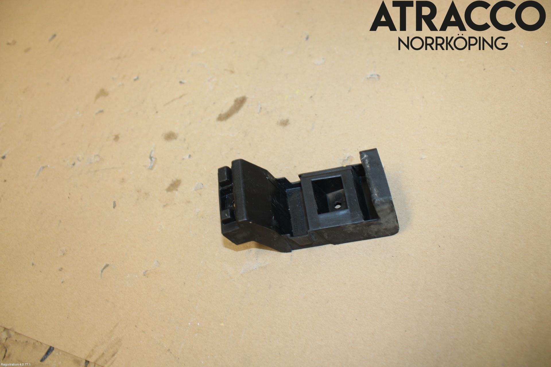 Audi A1/S1 11-18 Stötfångarfäste Bak Vä