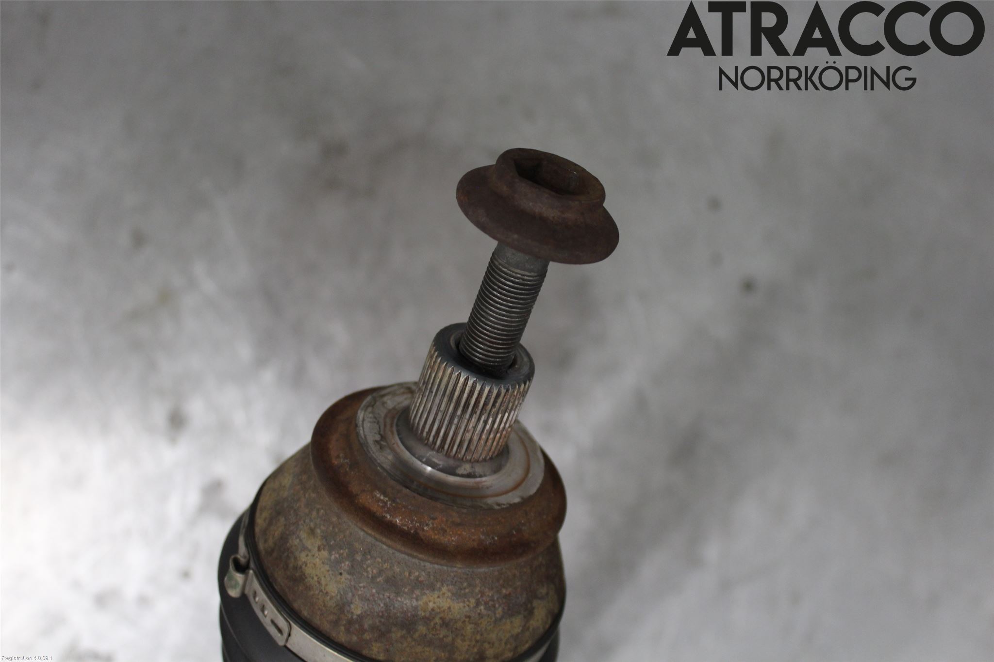 Audi A8/S8 4E  02-09 Drivaxel Fram Höger