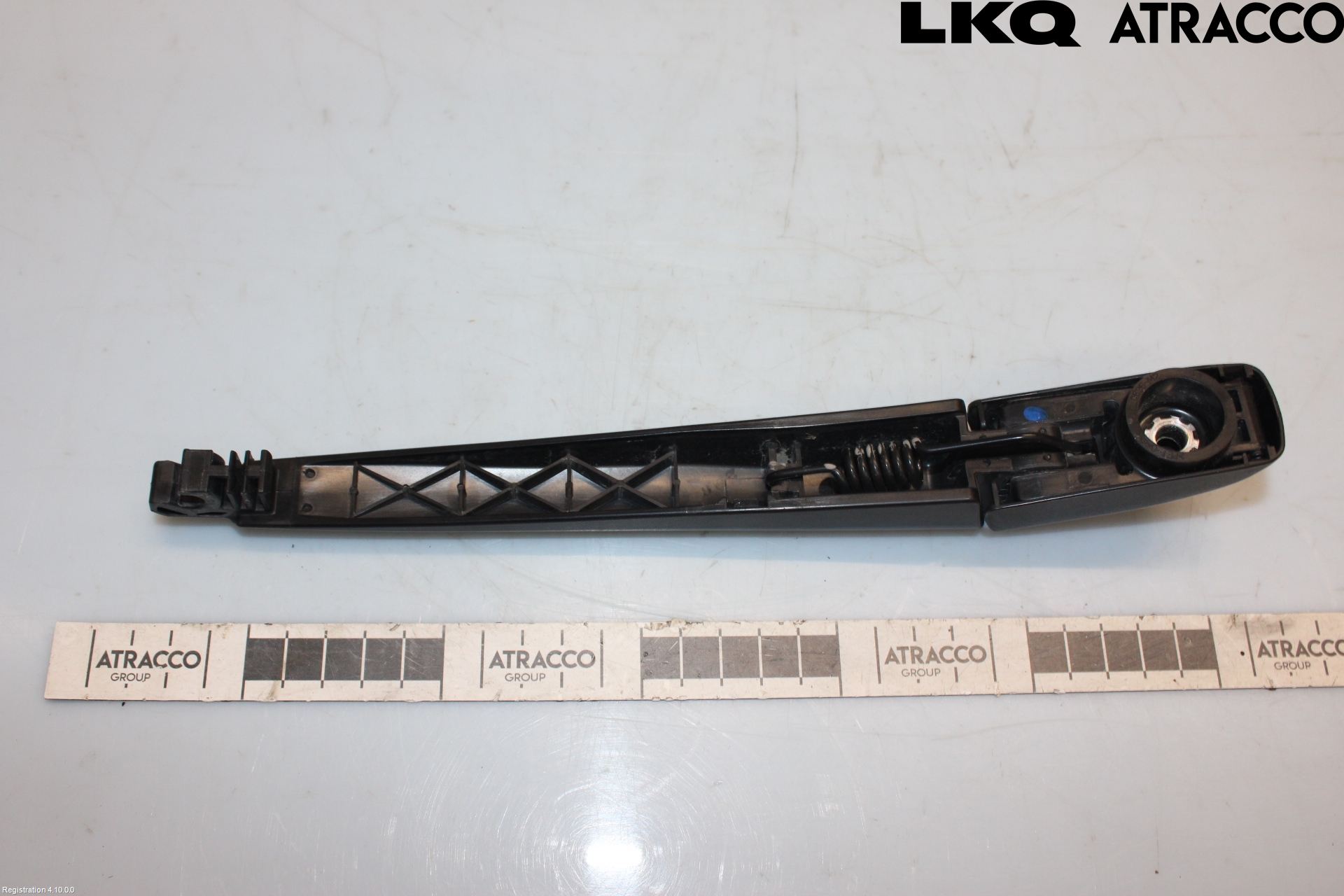 Toyota YARIS CROSS XP21 21- Torkararm-Bakruta