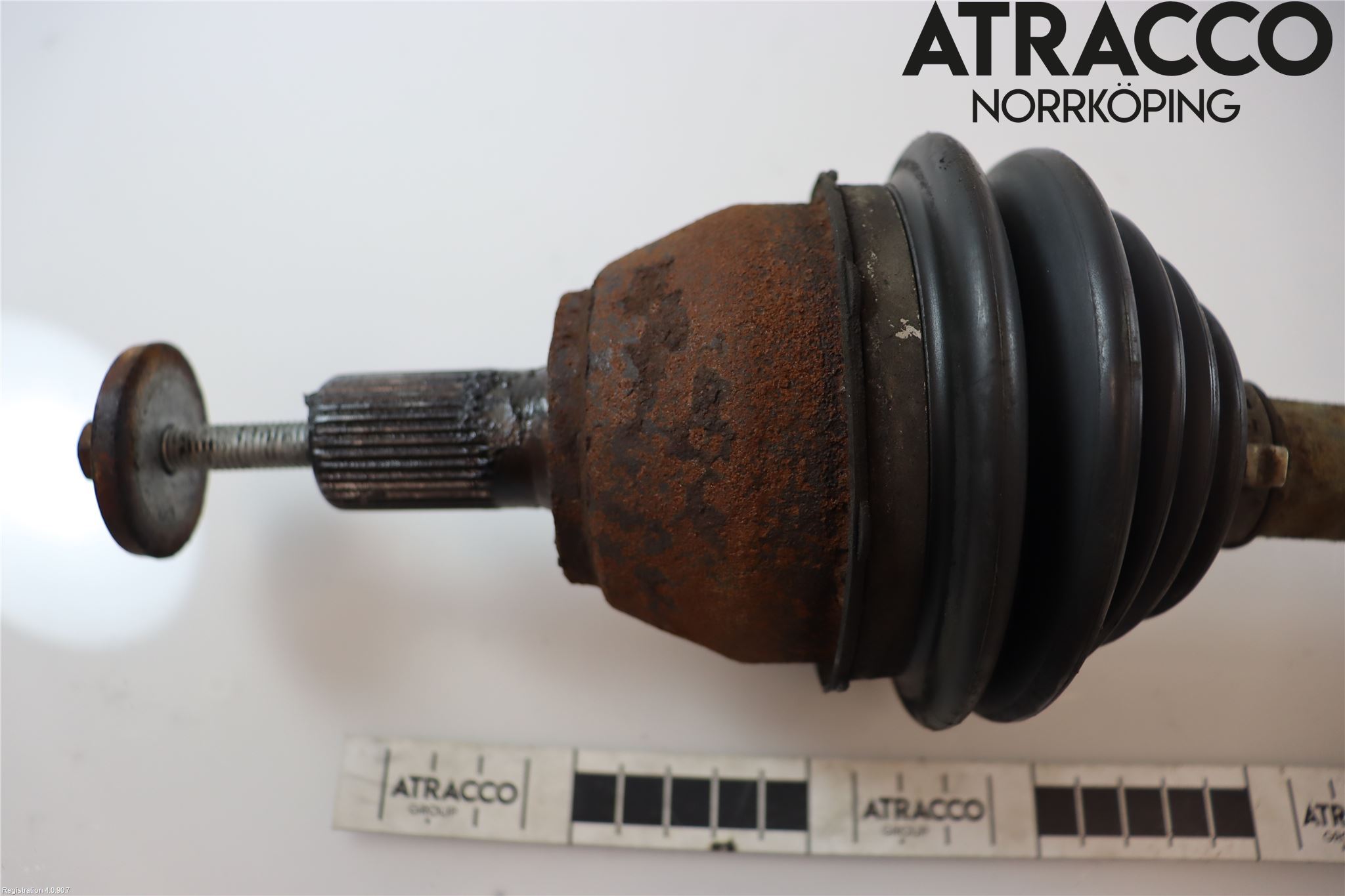 Volvo V50 08-12 Drivaxel Fram Vänster