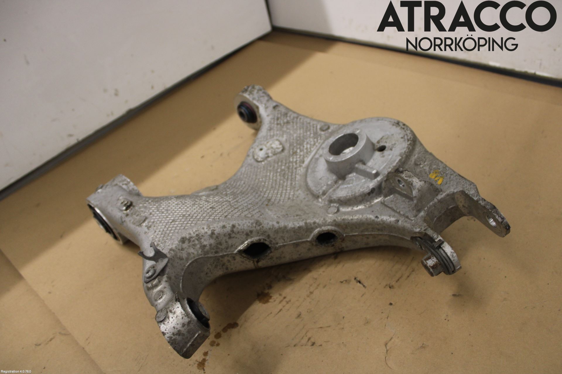 Jaguar I-PACE 18- Bärarm Bak Vänster