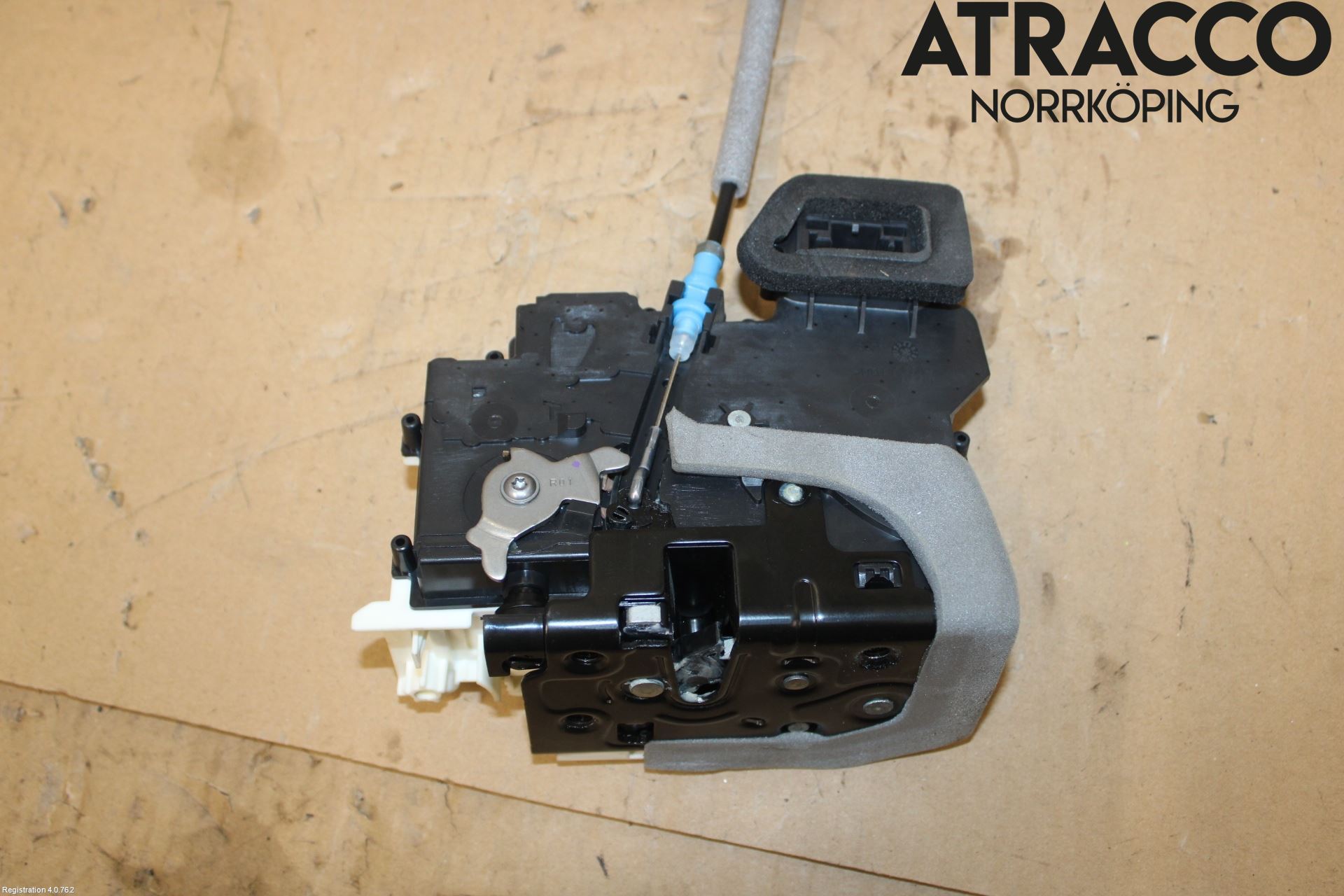 Audi A6 F2/C8 19- Låskista-Dörrlås