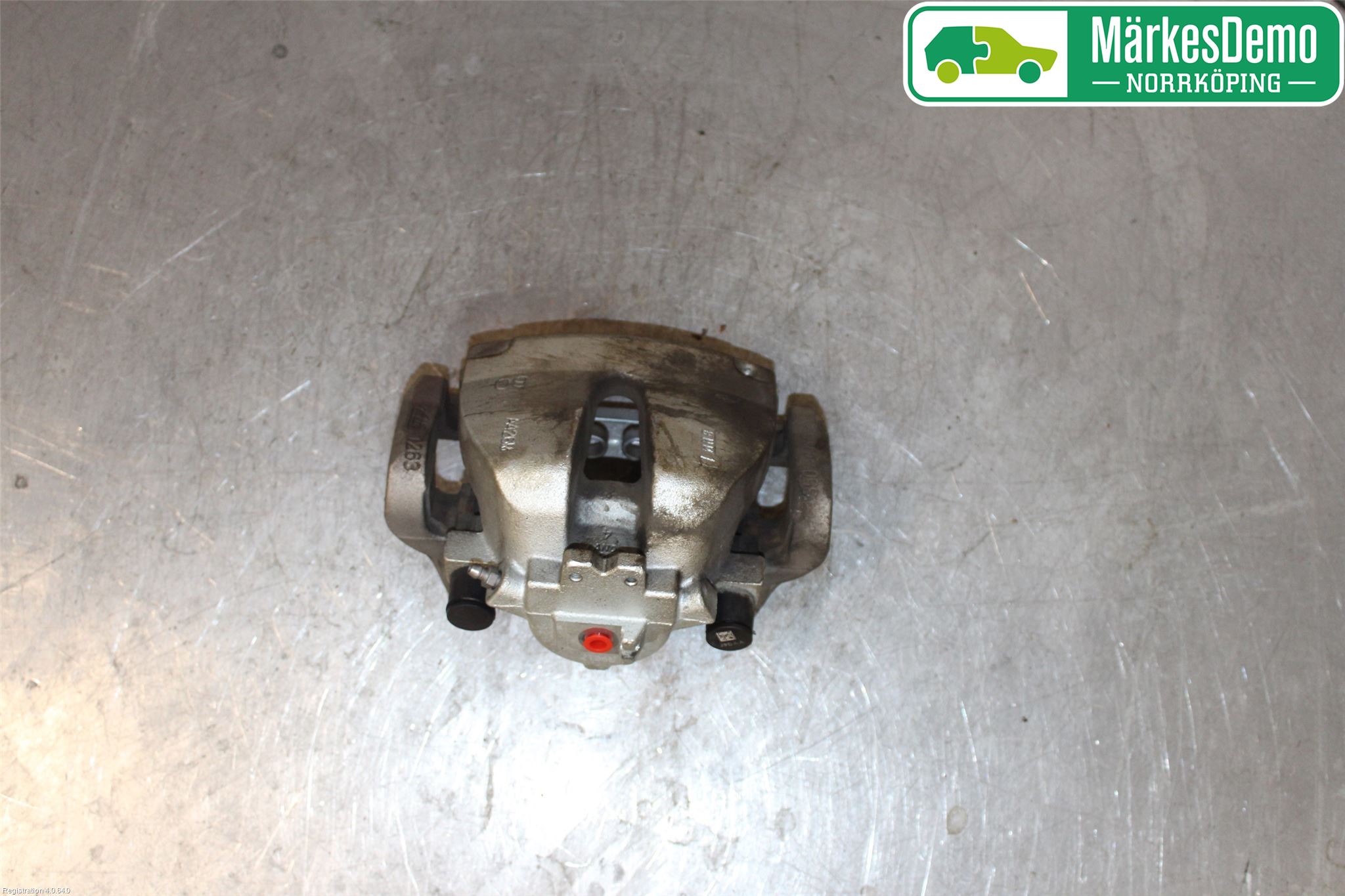 Jaguar I-PACE 18- Bromsok Fram Höger